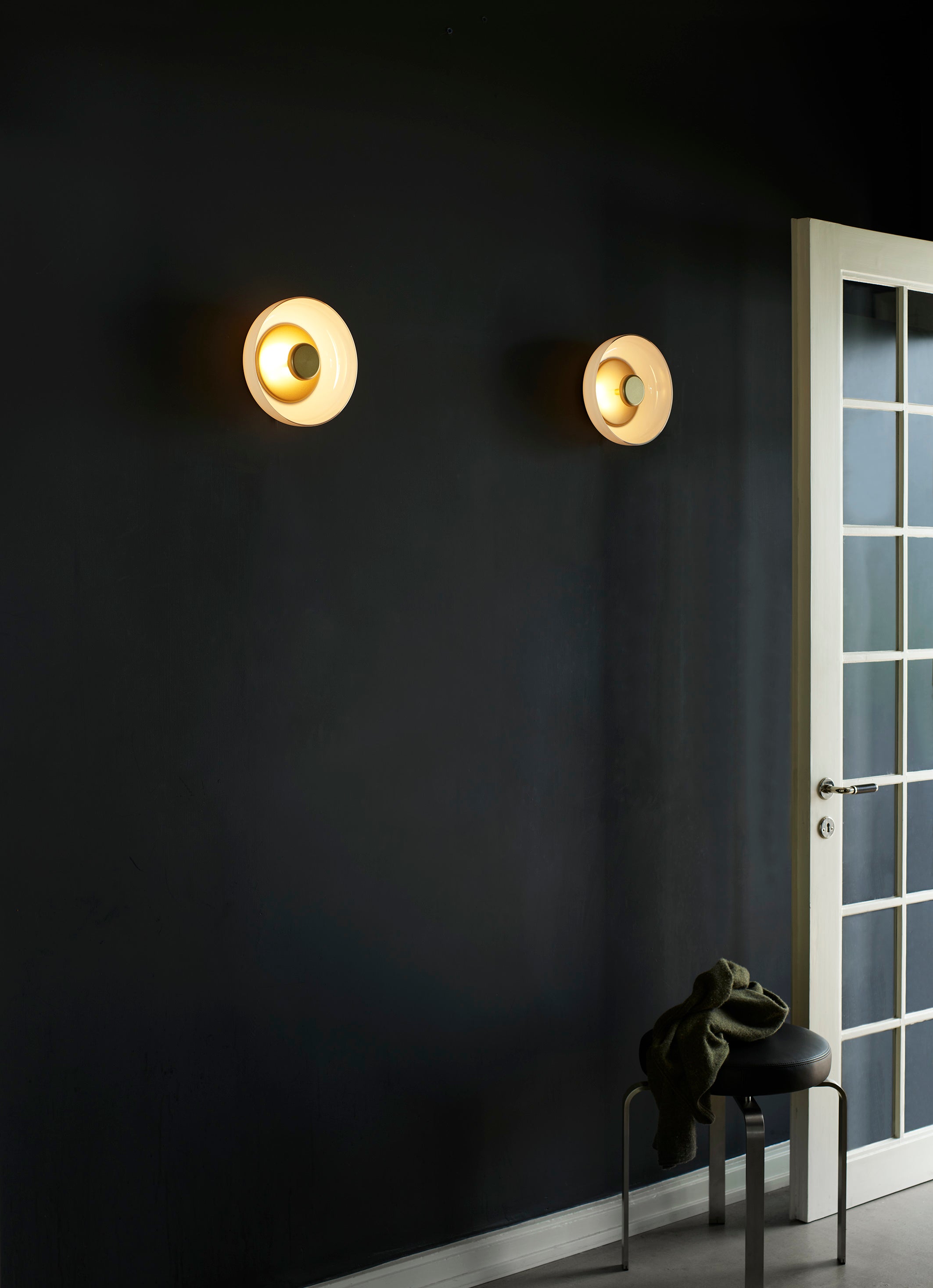 Wandlamp BLOSSI goud met opaalglas