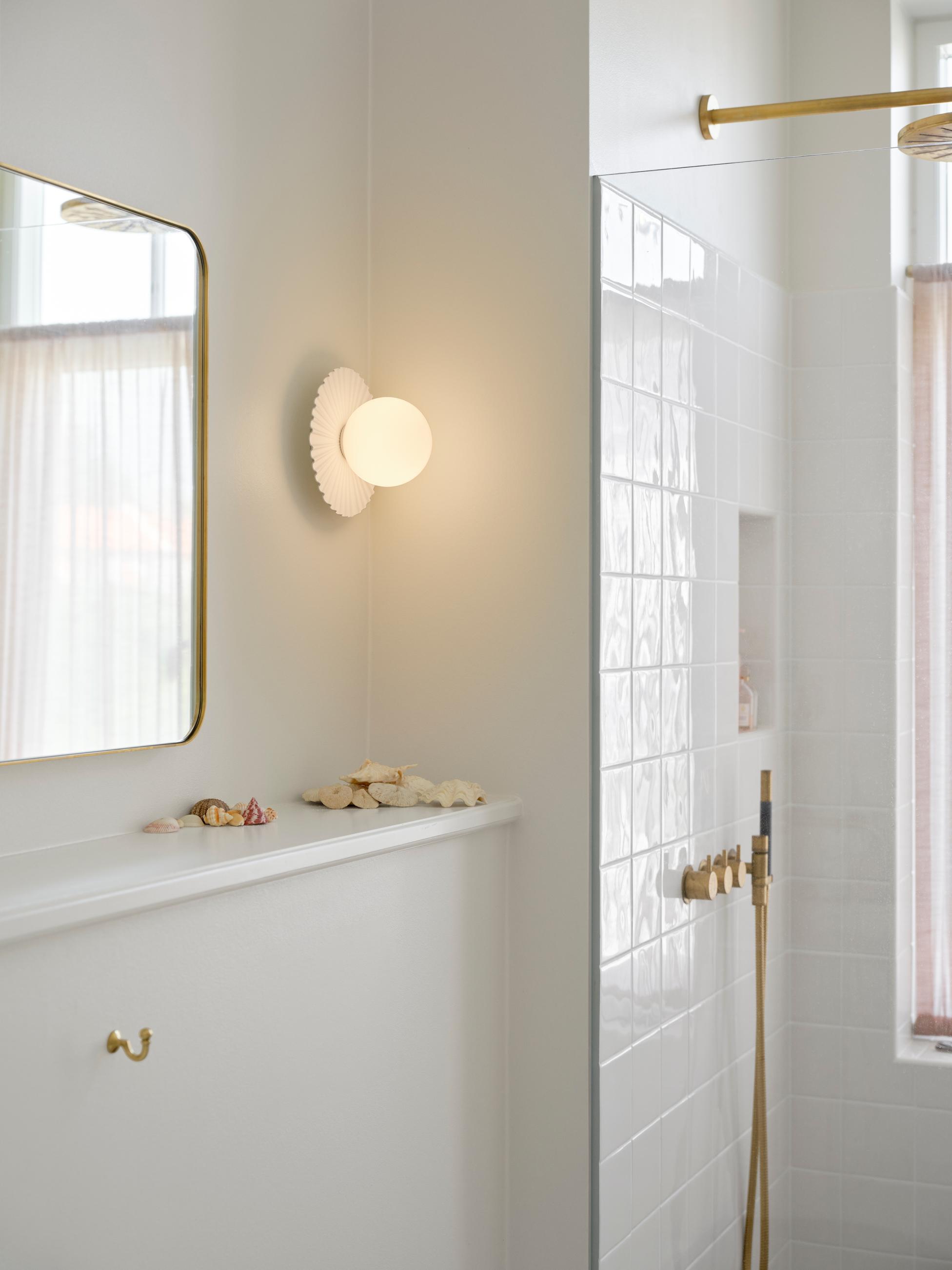 Wandlamp LIILA MUUSE wit met opaalglas