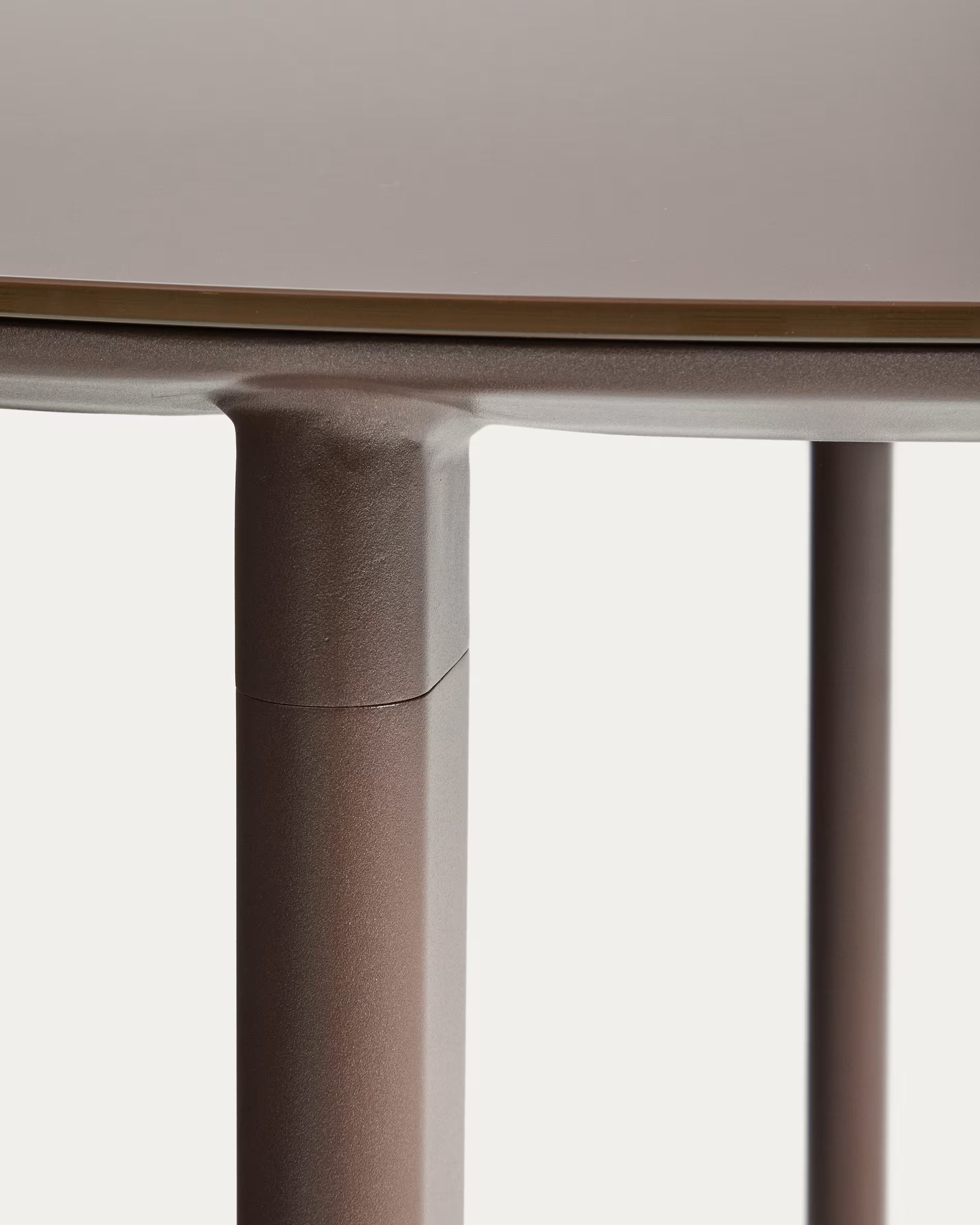 Ronde tuintafel ERICE bruin