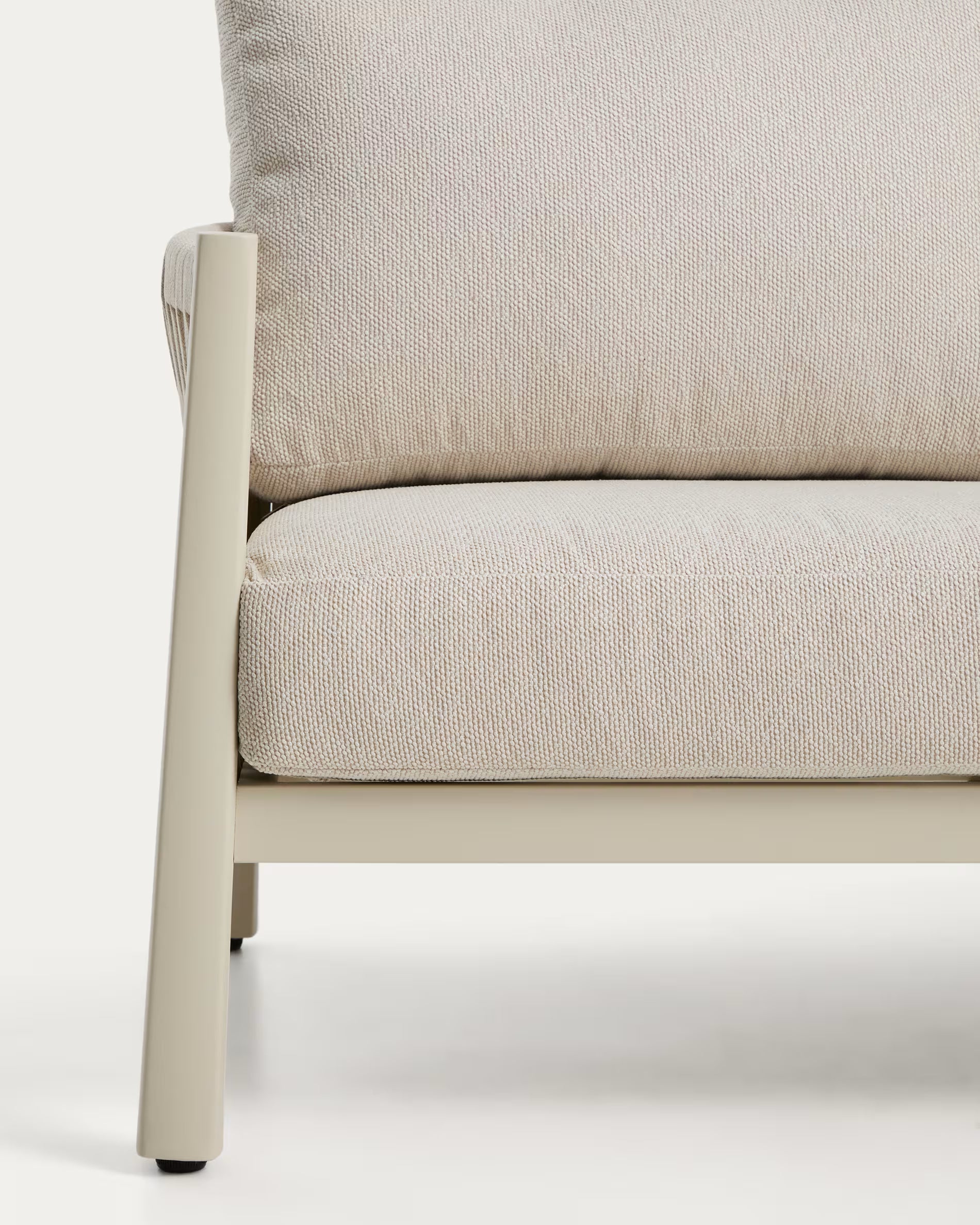 ALERIA Beige Garden Set with Light Base