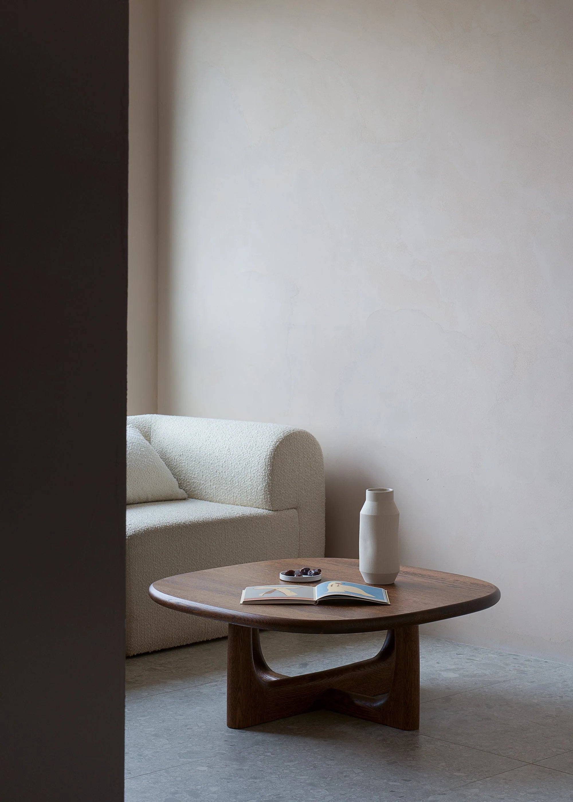 Stolik kawowy OLFO oliwkowe drewno dębowe