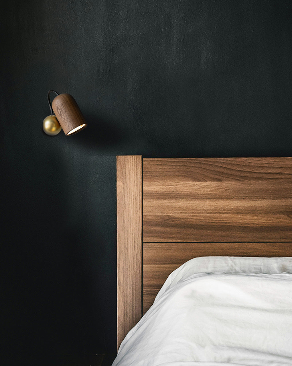 ONFA Wall Lamp in Oak Wood with Graphite Finish