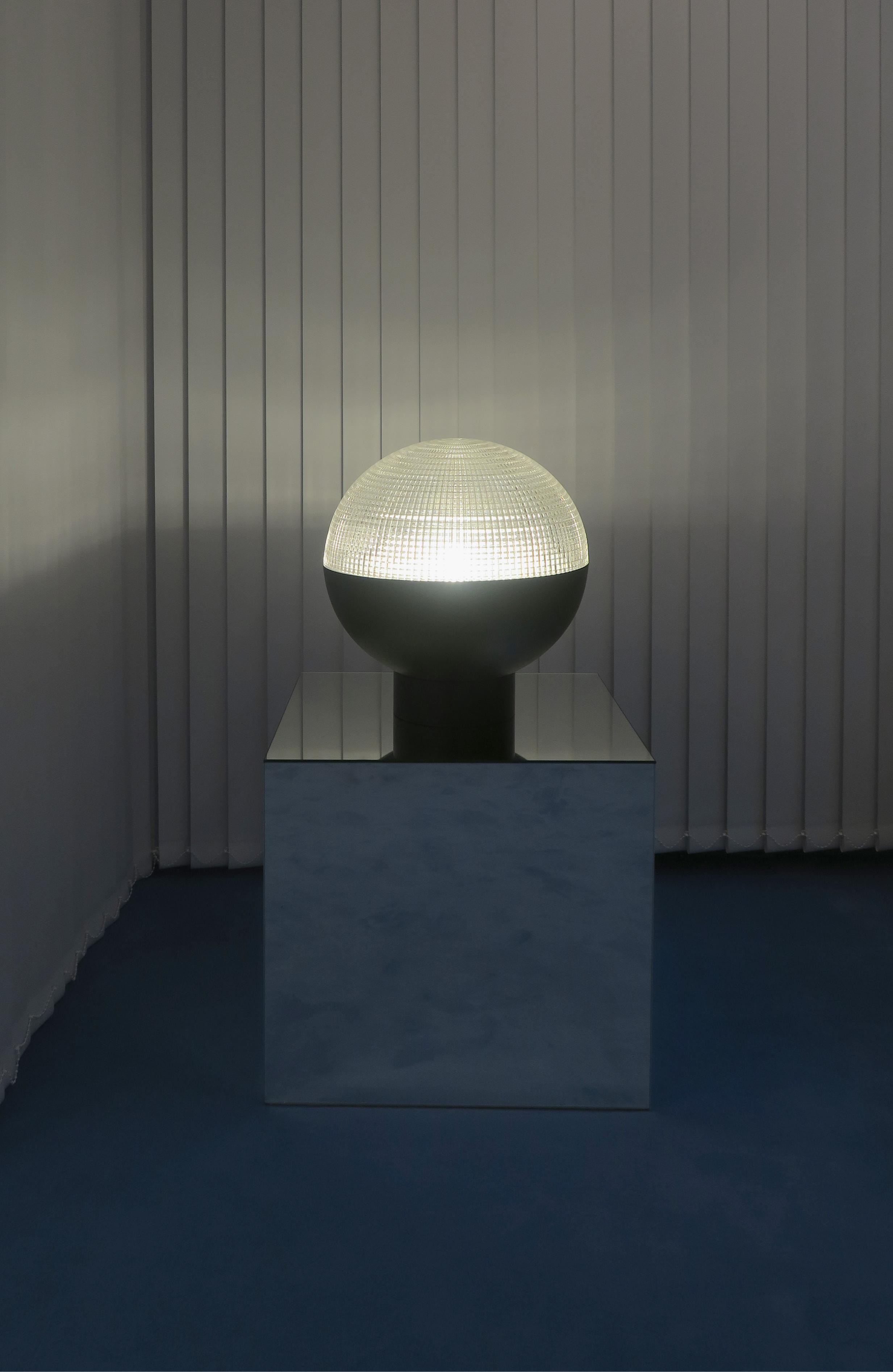 Lampa stołowa LENS FLAIR matowy czarny