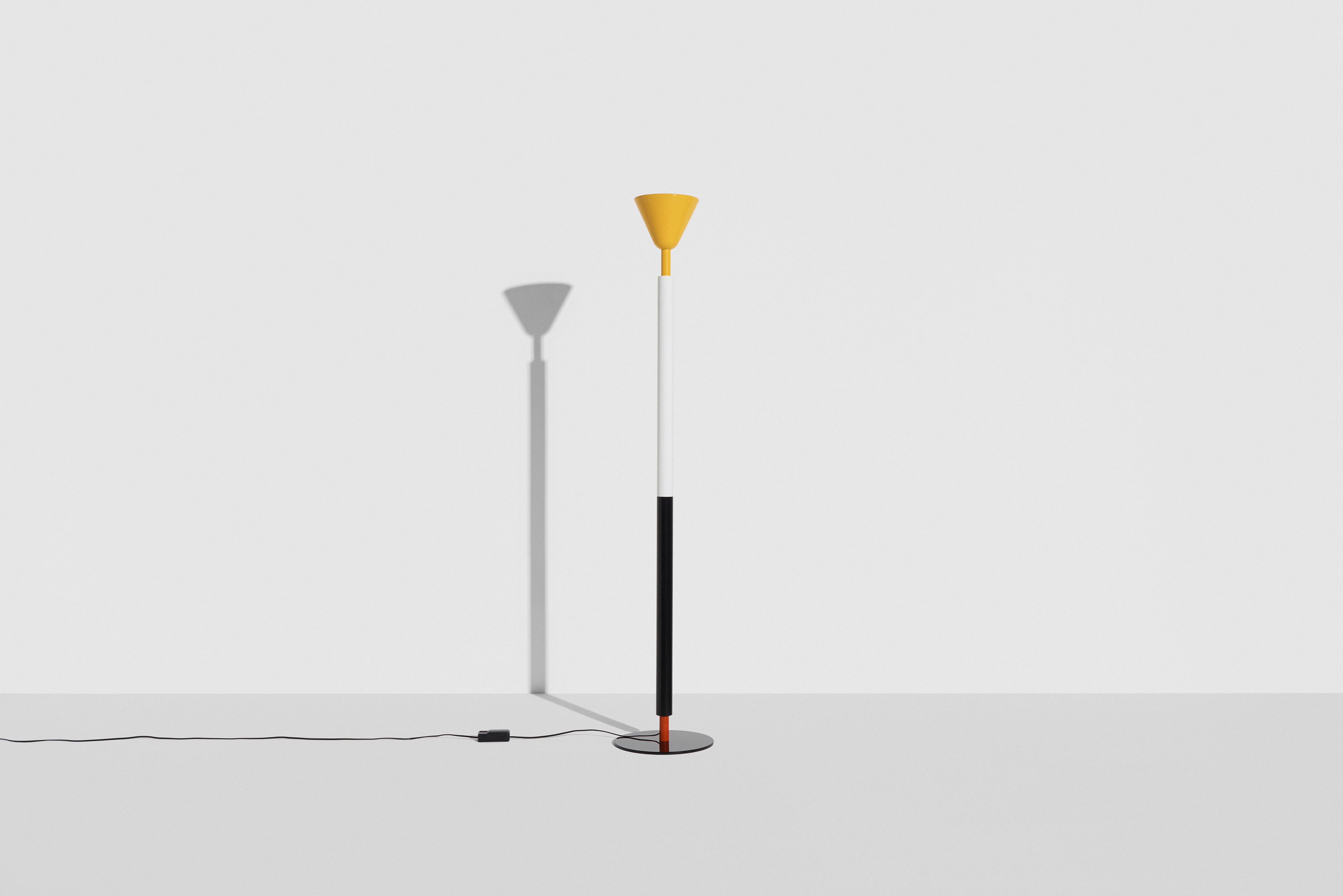 Lampa podłogowa PYL żółty – Petite Friture