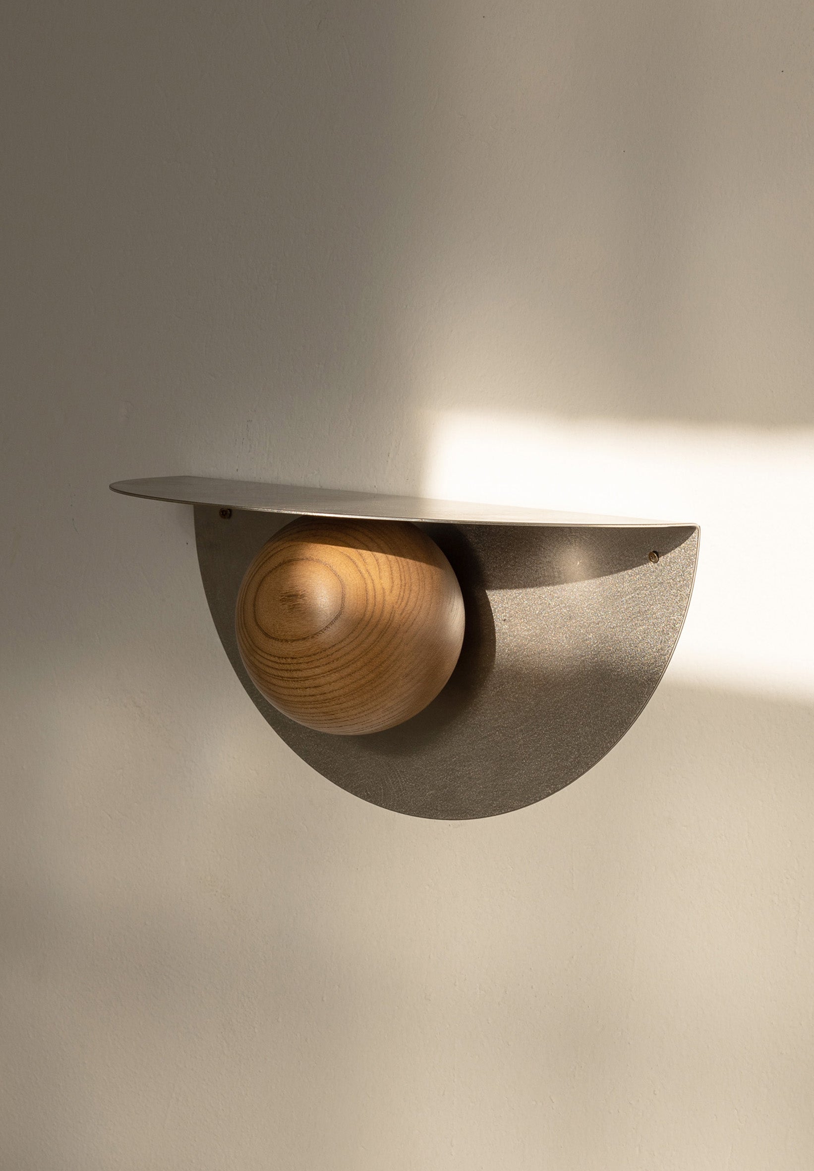 Wandplank POP van staal en hout