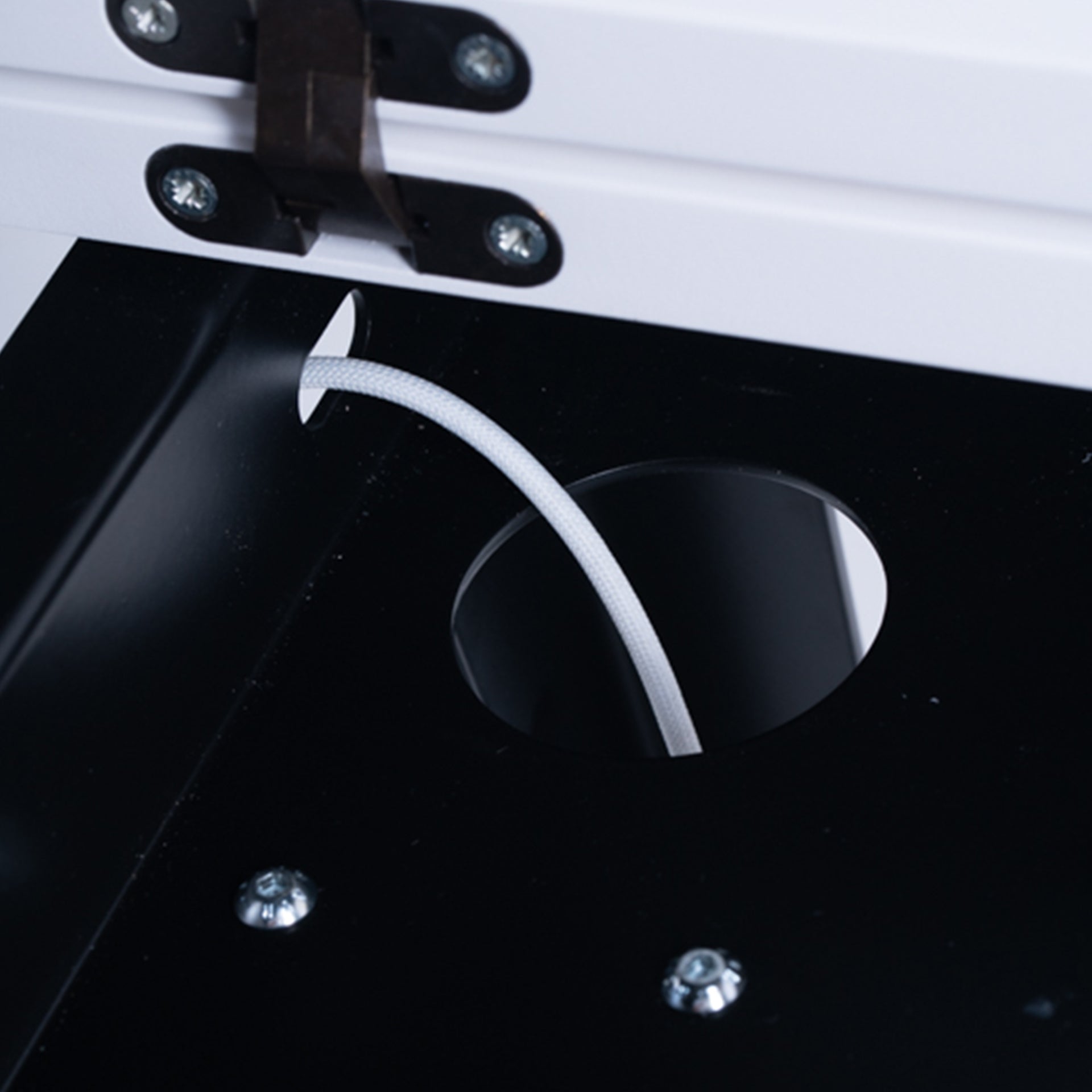 Portable desk Atelier White with a black base