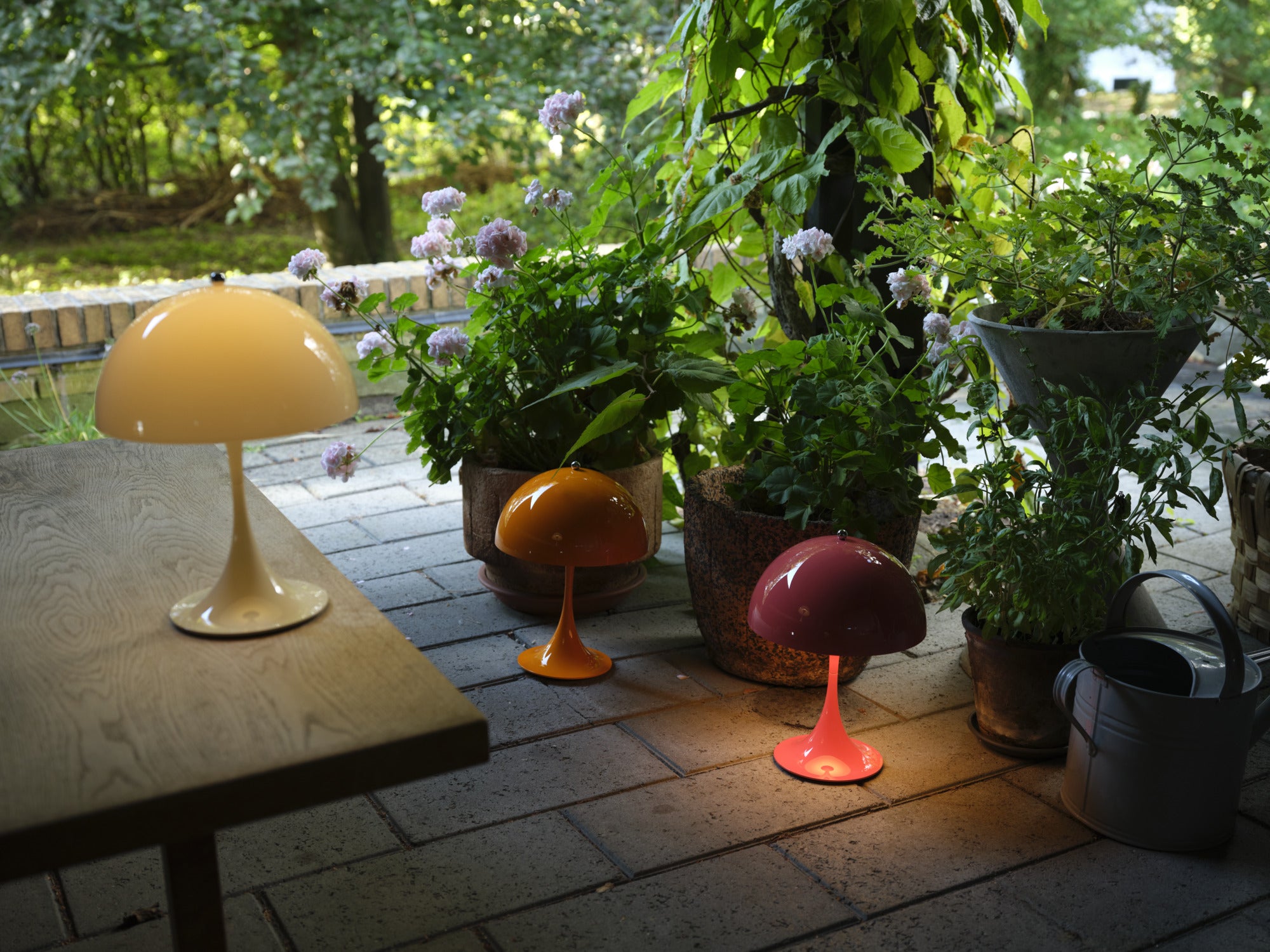 Draagbare lamp PANTHELLA 250 koraal