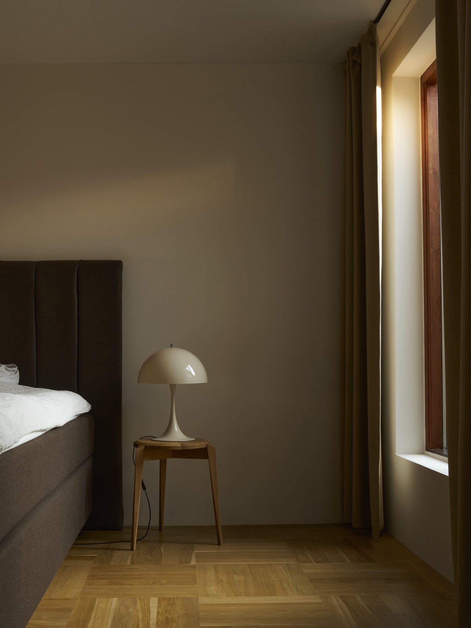 Portable Lamp PANTHELLA 250 Beige Opal