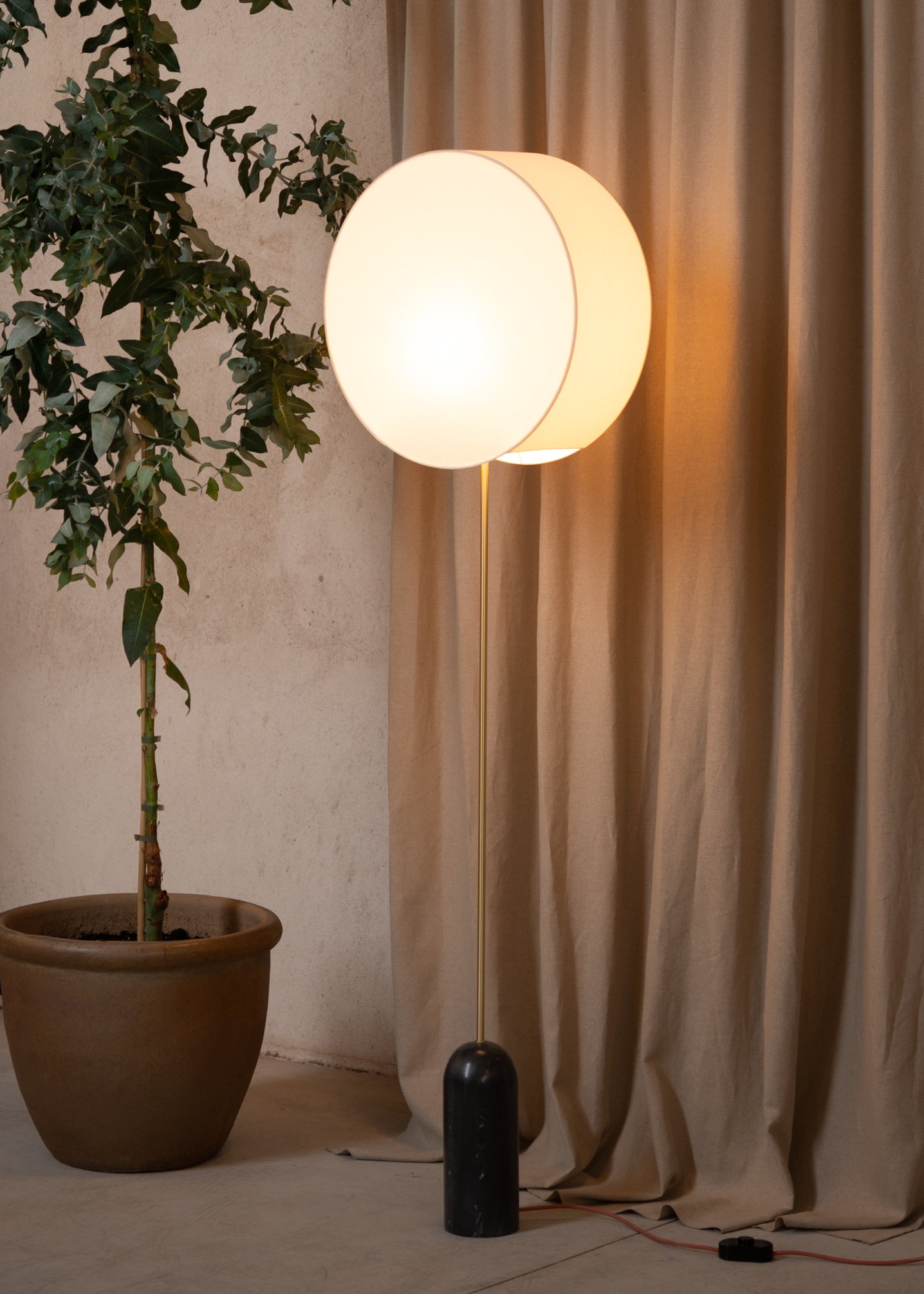 Vloerlamp PENDOLO zwart marmer