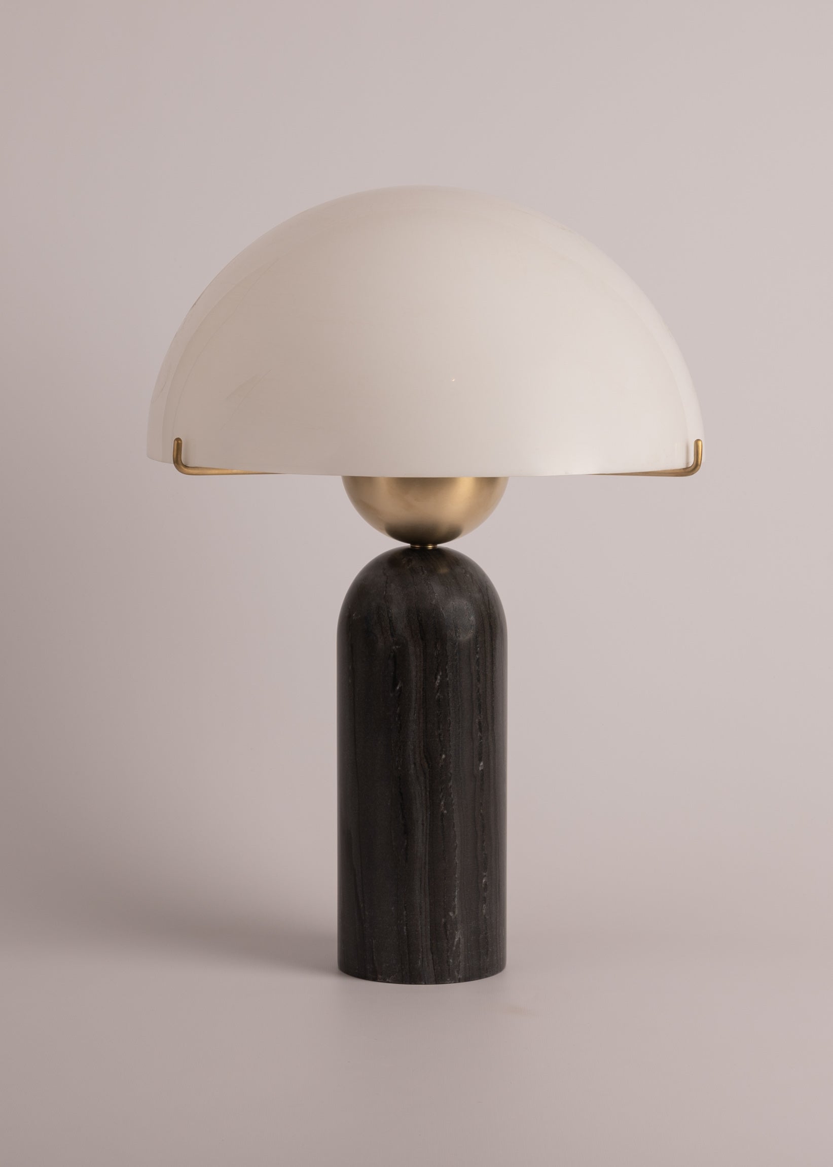 Tischlampe PEONO schwarzer Marmor