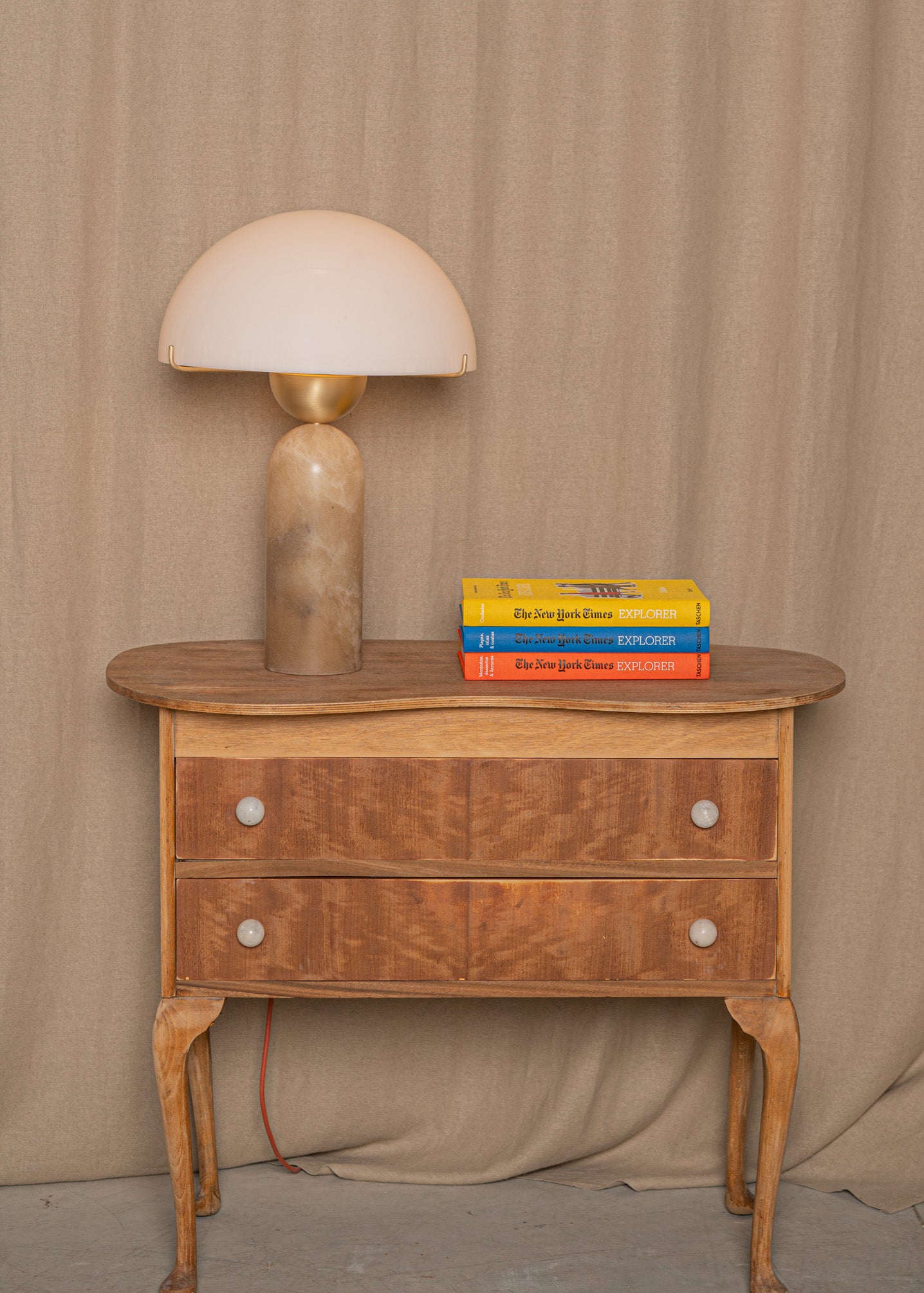 Tafellamp PEONO donkerbeige alabaster