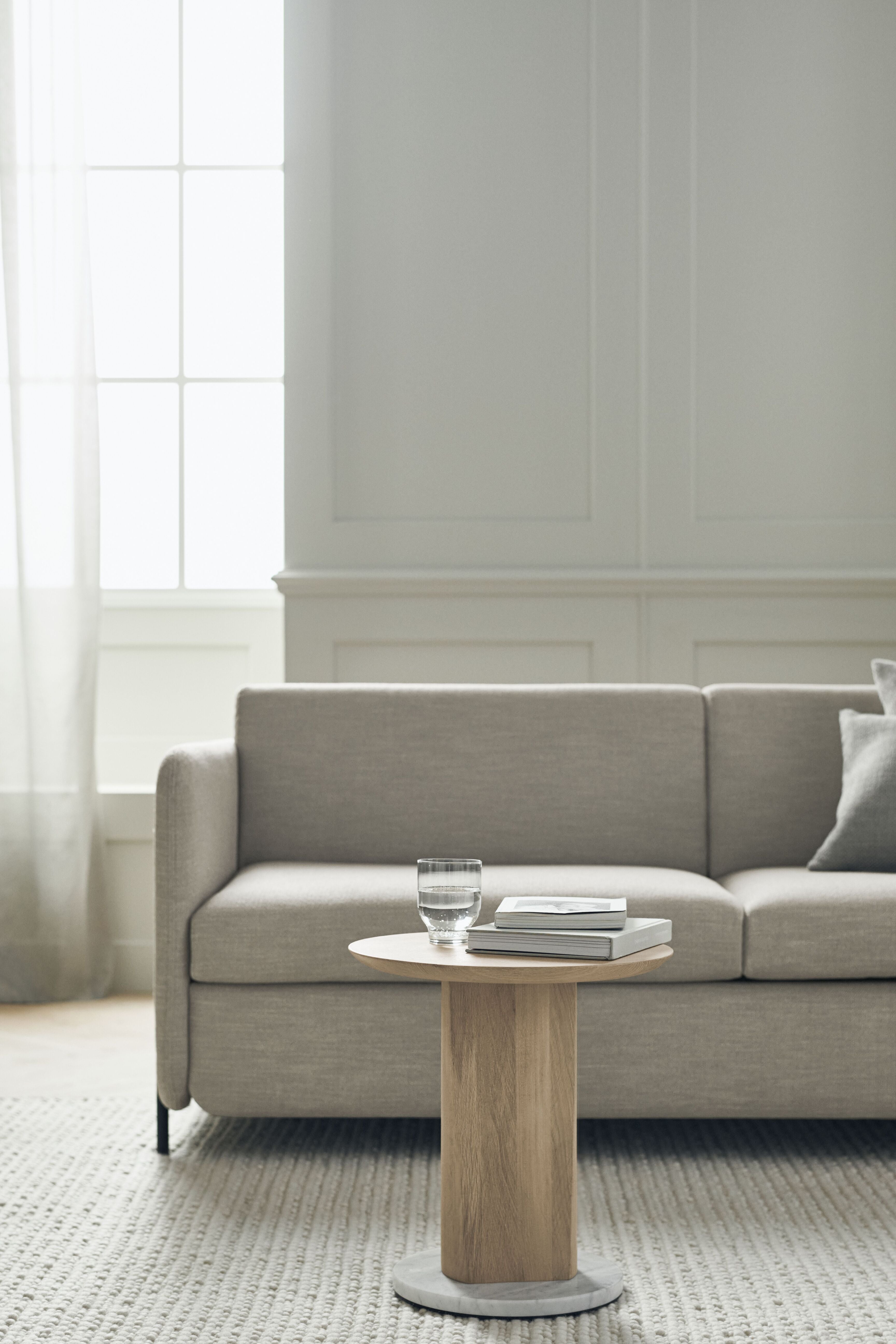Sofa 2,5-zits PIRA met zwarte stalen basis, uitschuifbaar