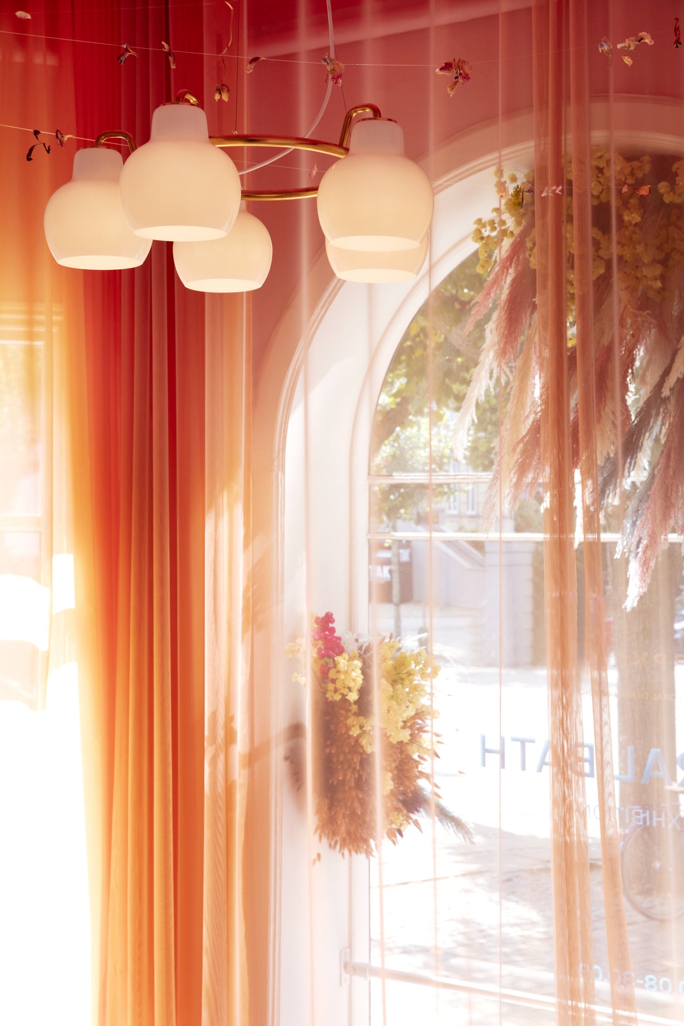 Kroonluchter VL RING CROWN wit met messing afwerking