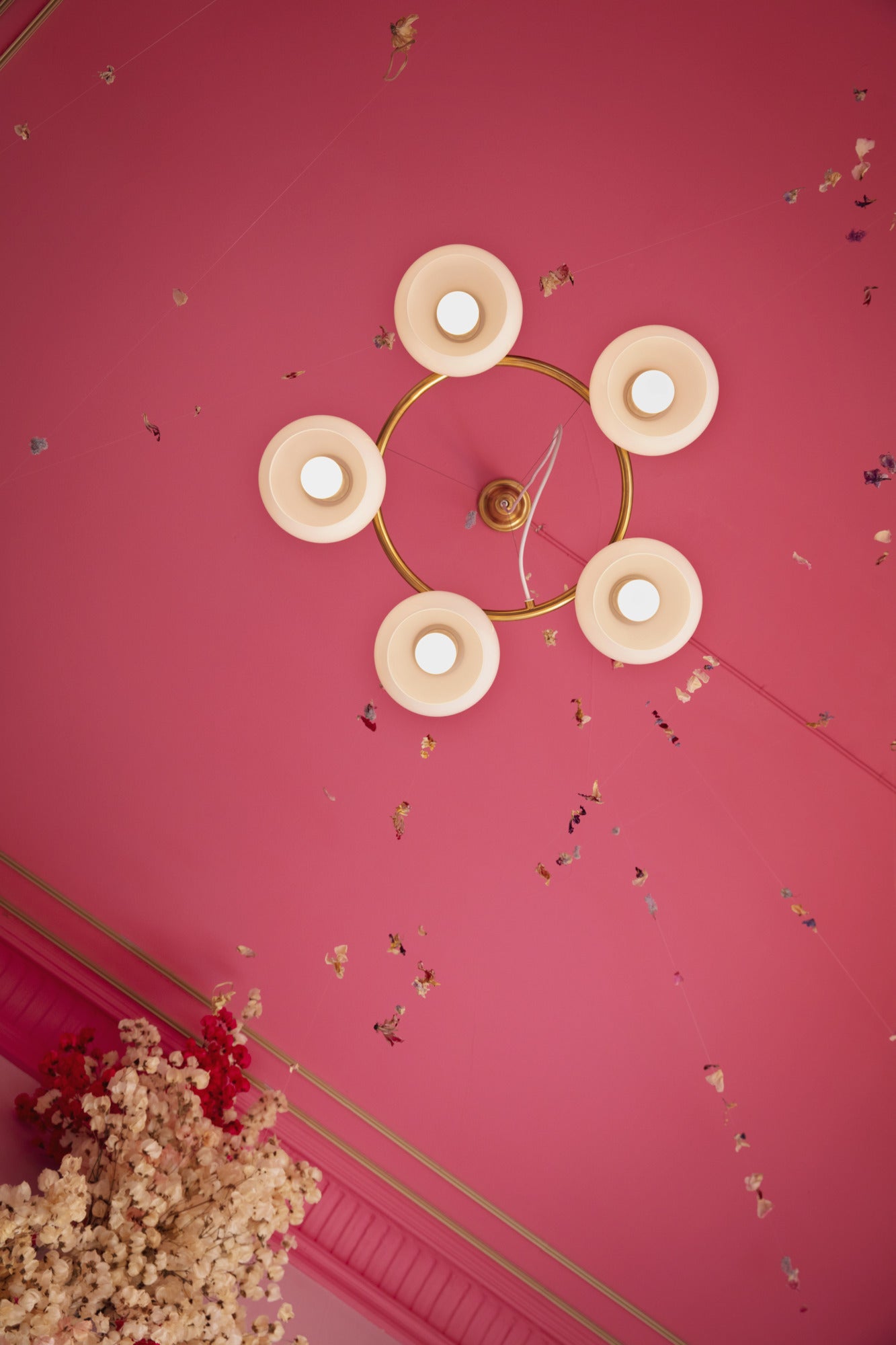 Kroonluchter VL RING CROWN wit met messing afwerking