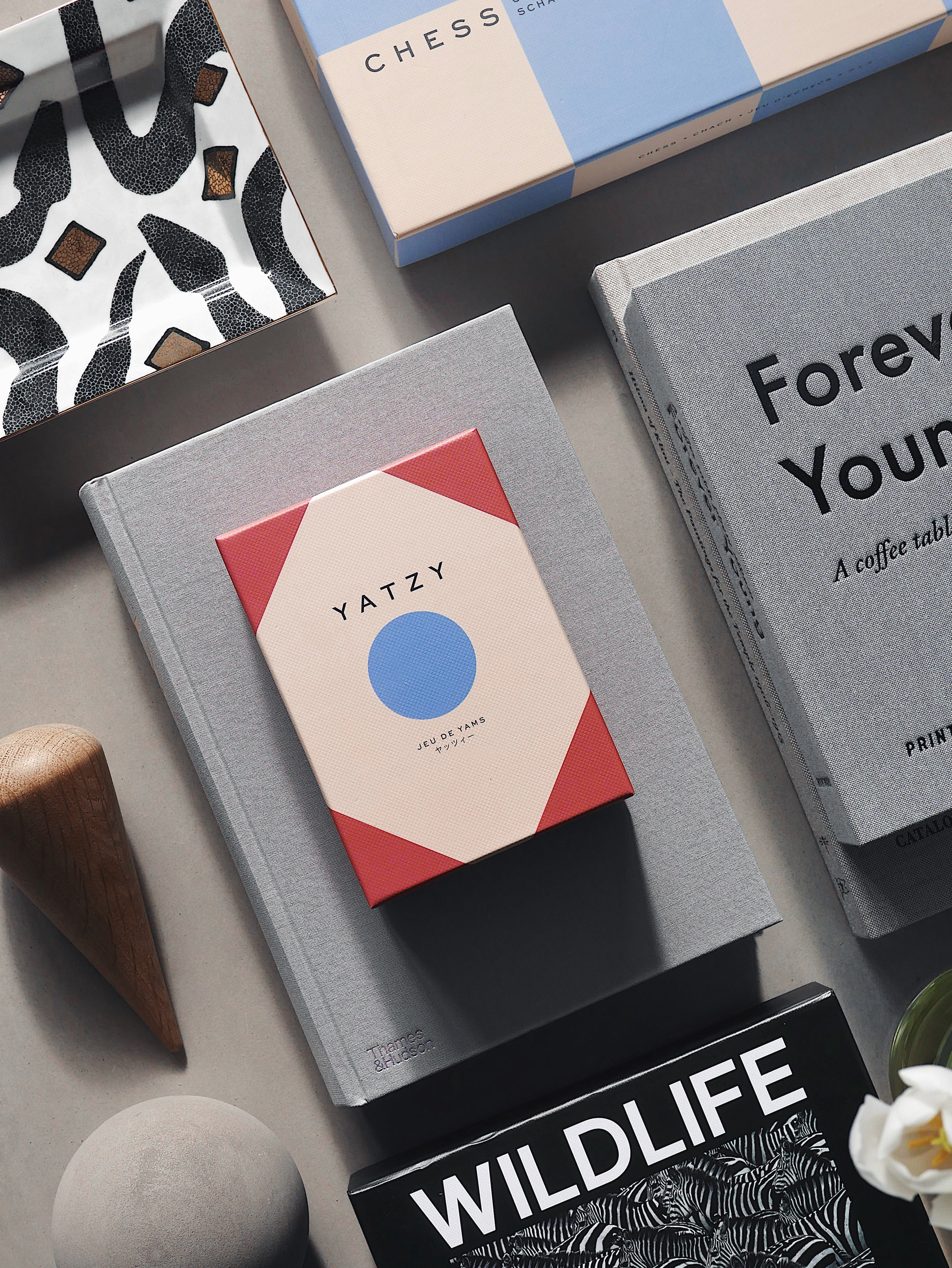 Rode YATZY dobbelstenen met beige