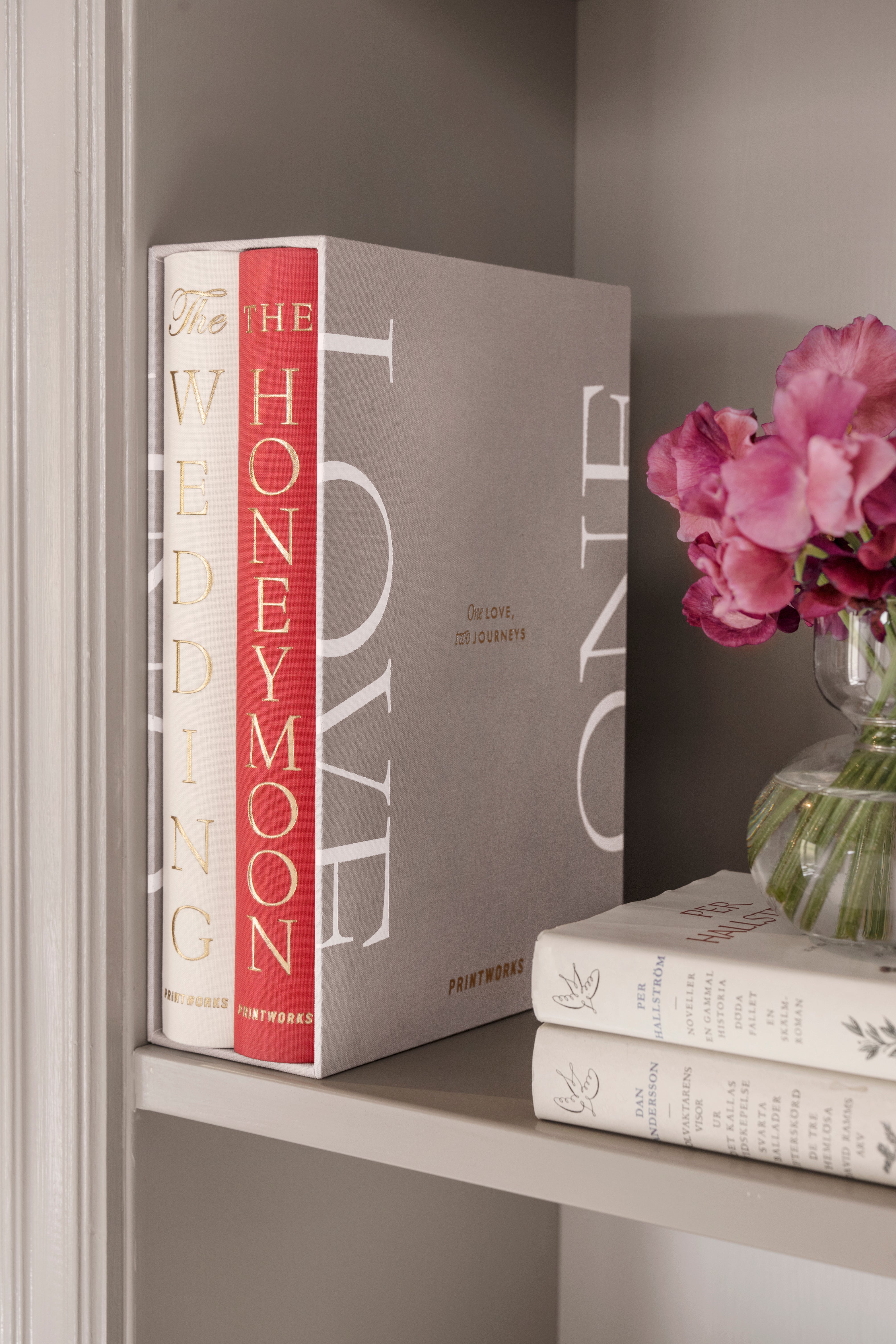 ONE LOVE Beige Photo Album Set with Red