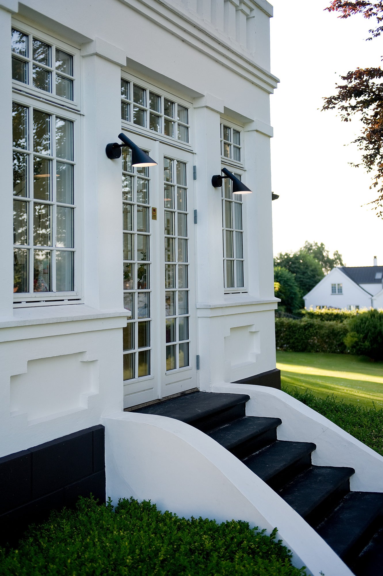 AJ 50 Black Outdoor Wall Lamp