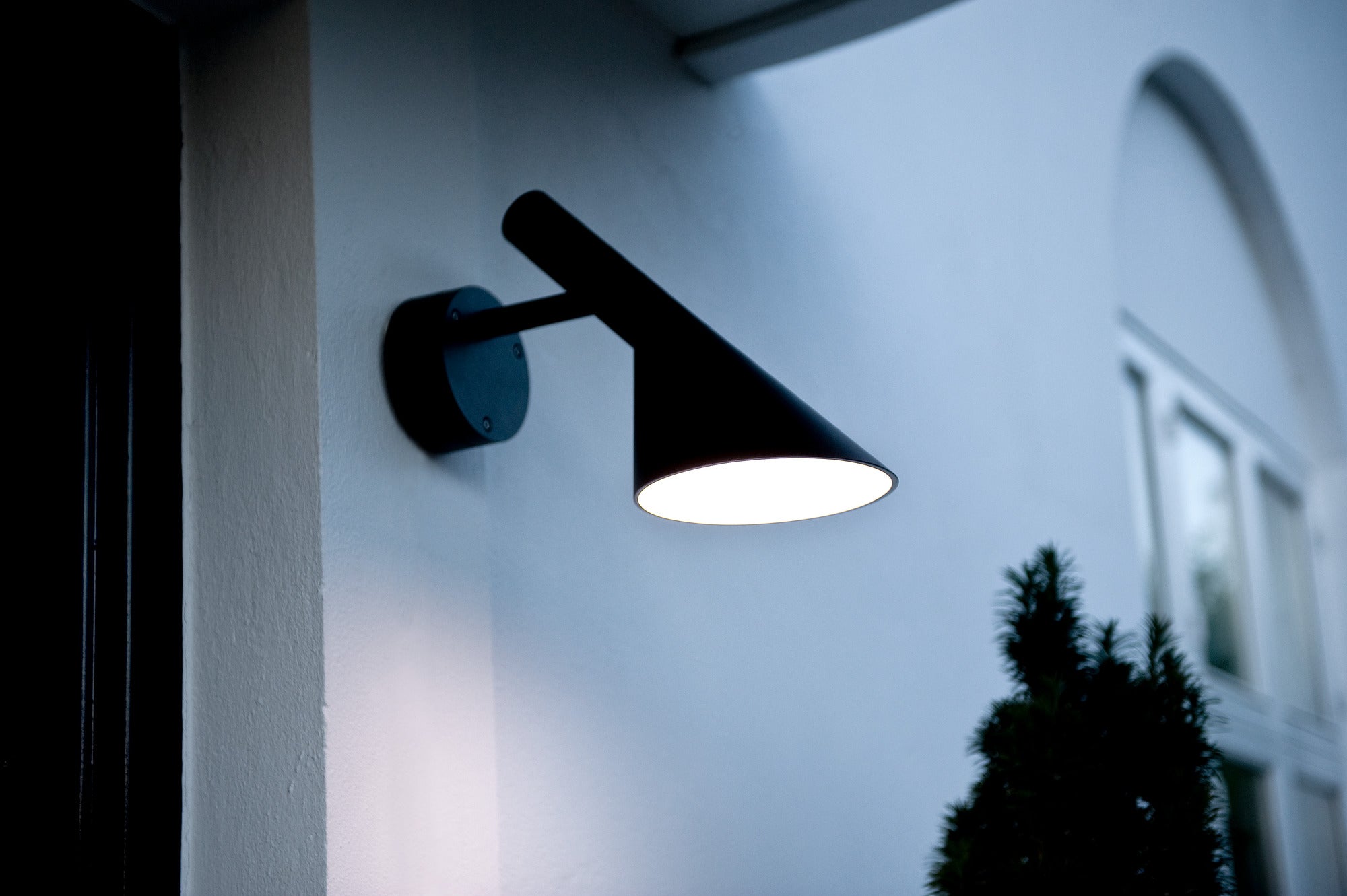 AJ 50 Black Outdoor Wall Lamp