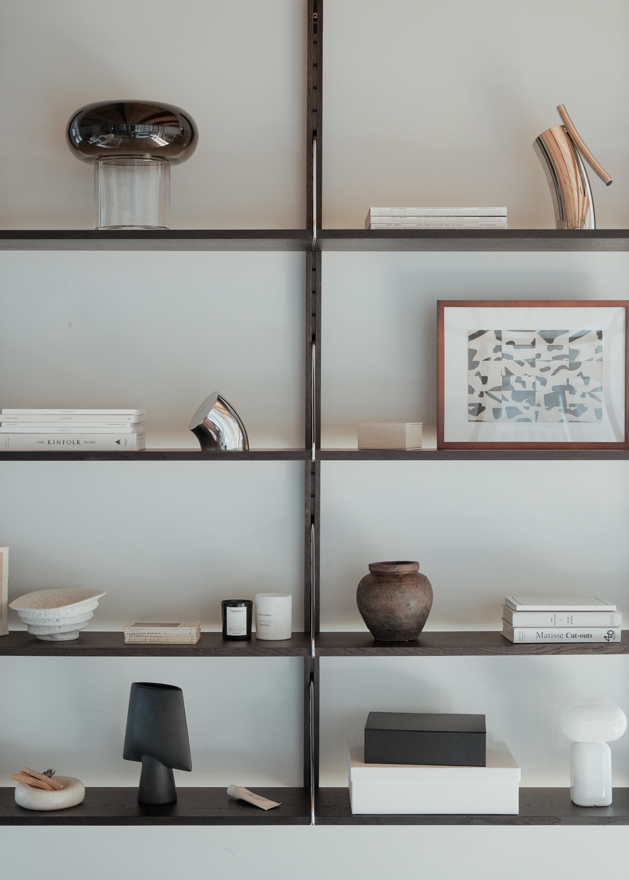 Wandregal RODD DUO aus schwarzem Eichenholz