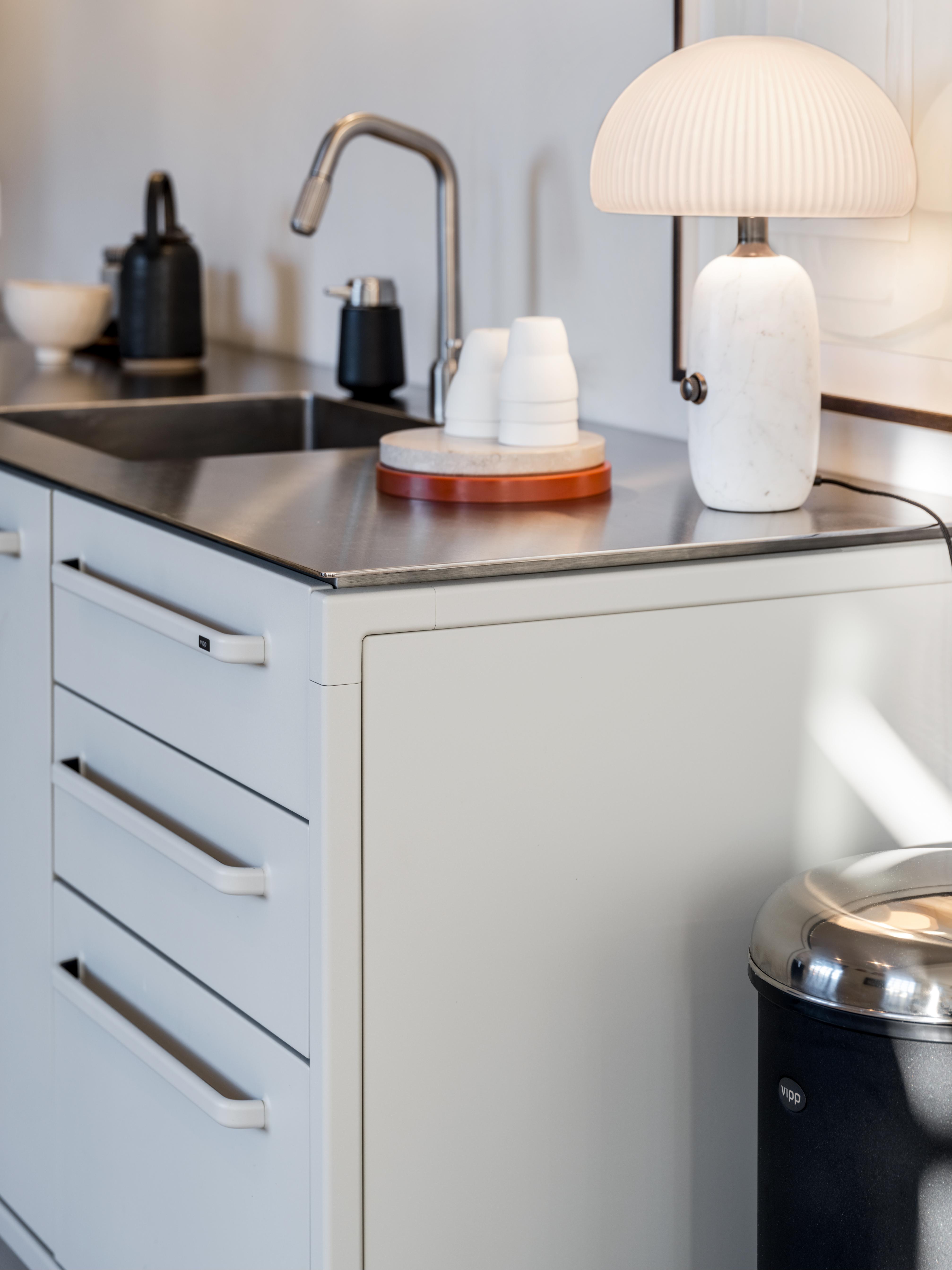 Zestaw kubków VIPP biała porcelana
