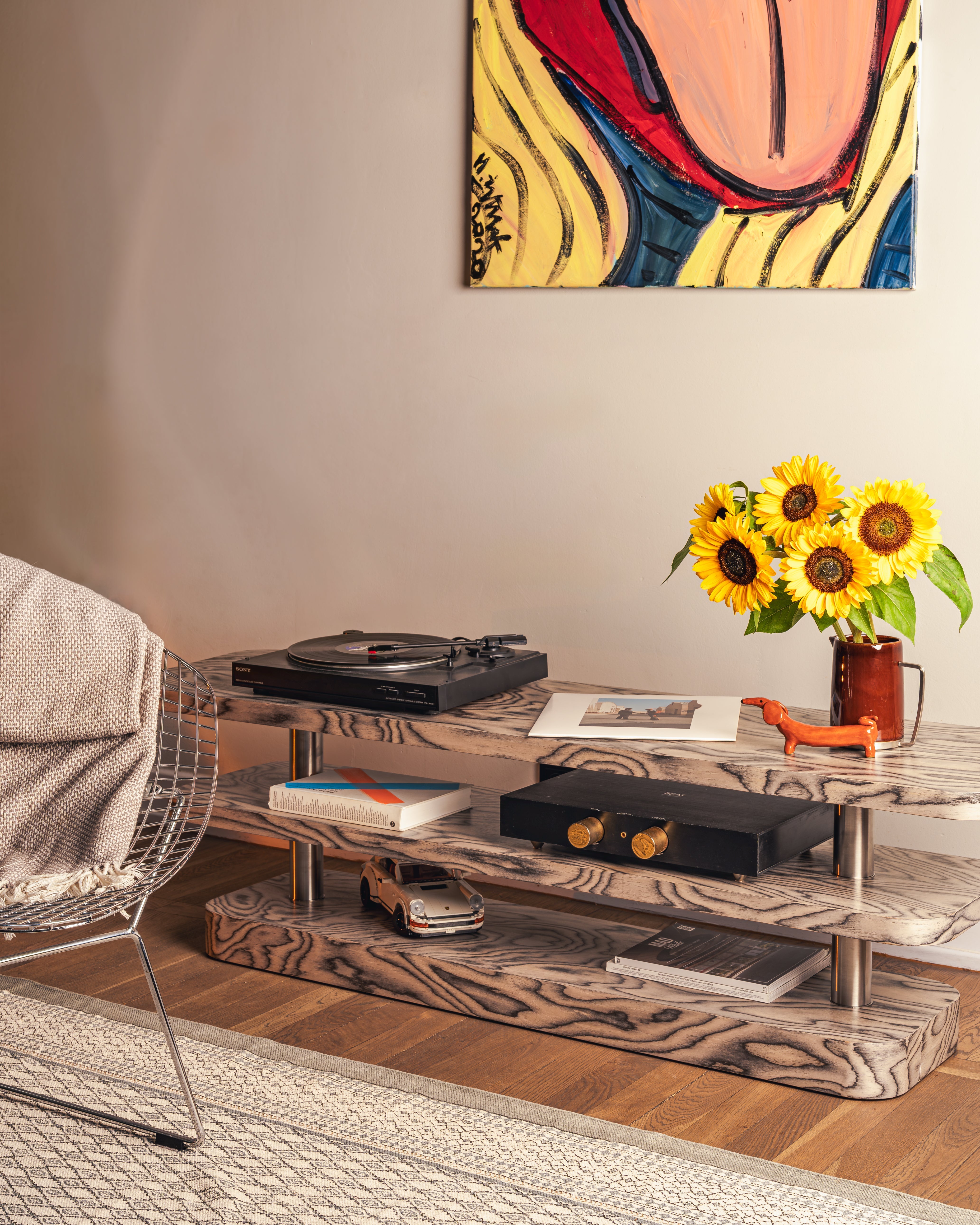 RTV-Schränke REL Furnier Sottsass mit stählernen Elementen