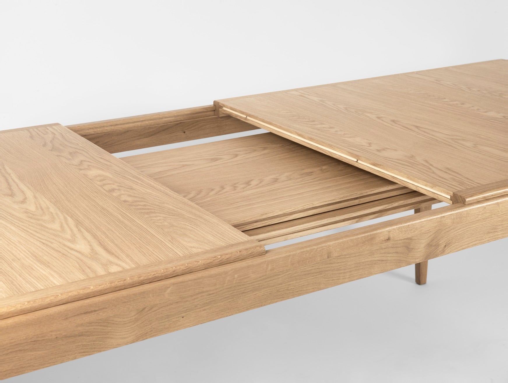 Uittrekbare tafel S-TABLE van eikenhout