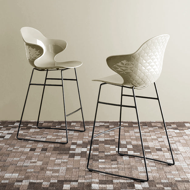 Barhocker SAINT TROPEZ mit braunem Sitz und schwarzem Metallgestell