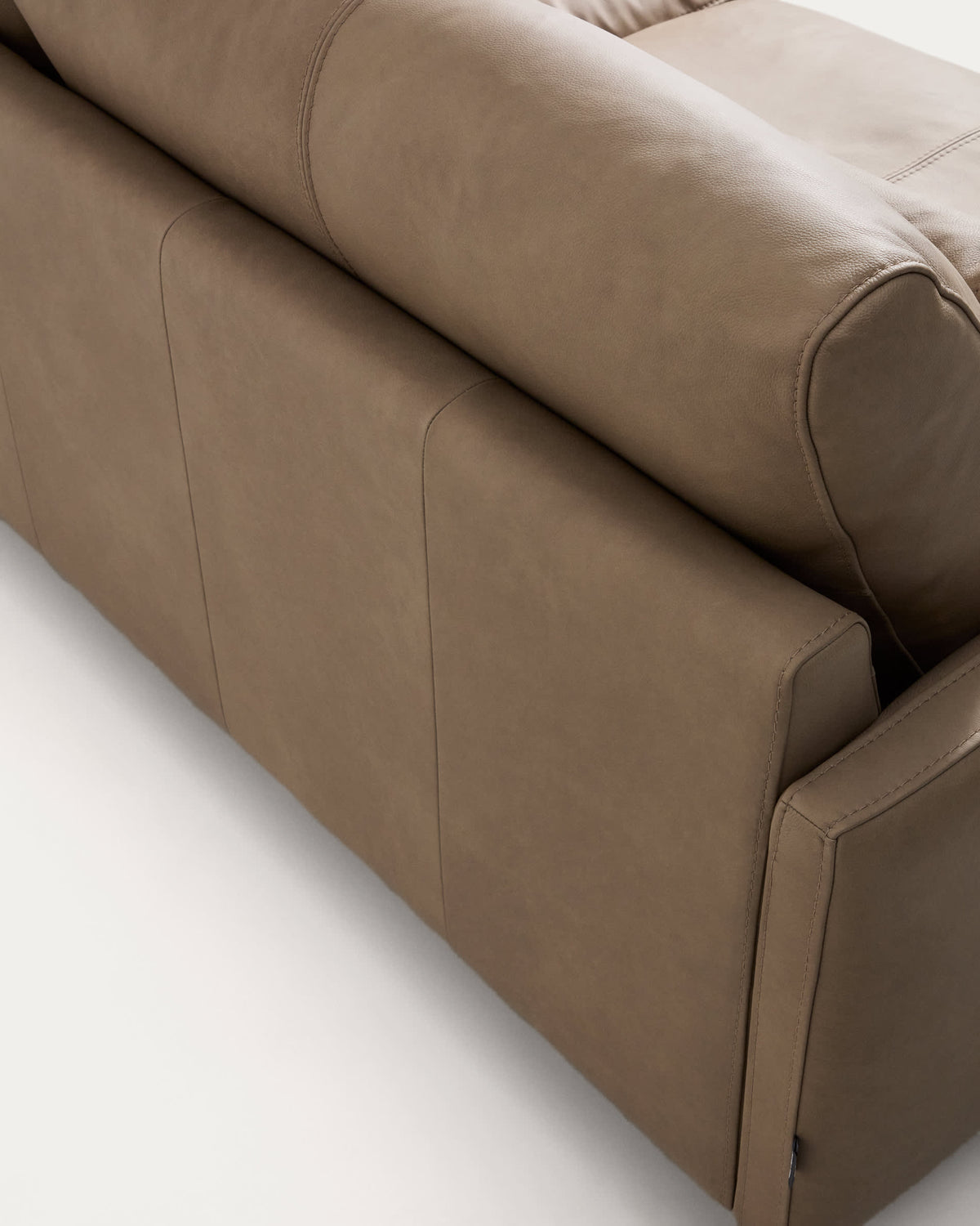 Sofa 4-osobowa VELIRO brązowa skóra z czarnymi metalowymi nogami – ujęcie 10