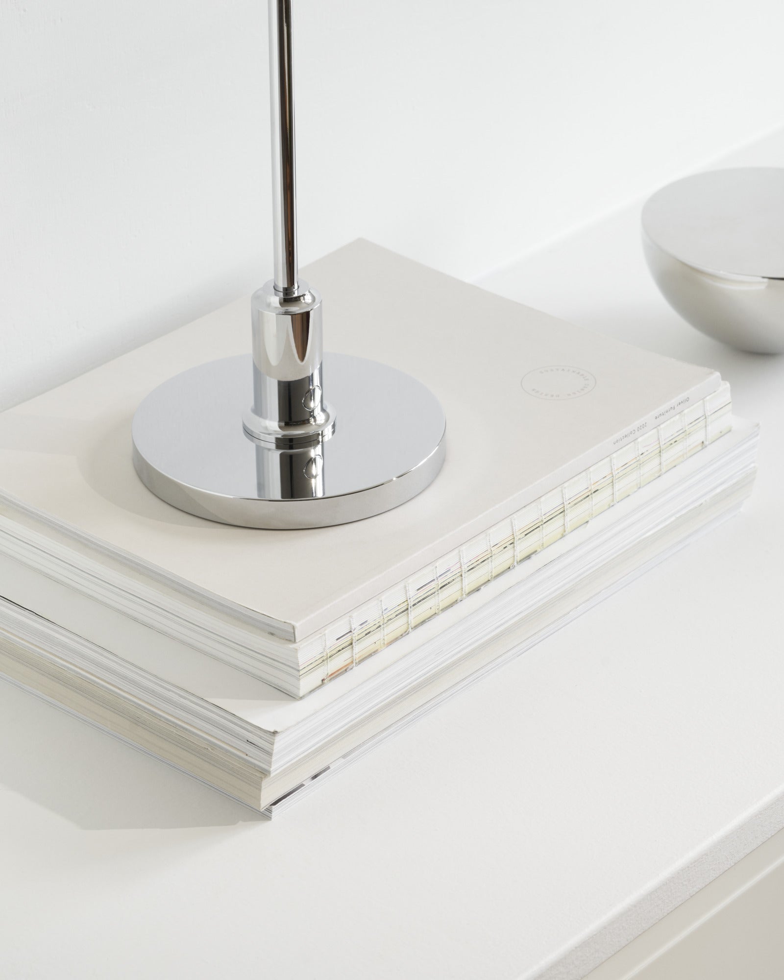 Draagbare lamp PH 2/1 wit met verchroomde voet