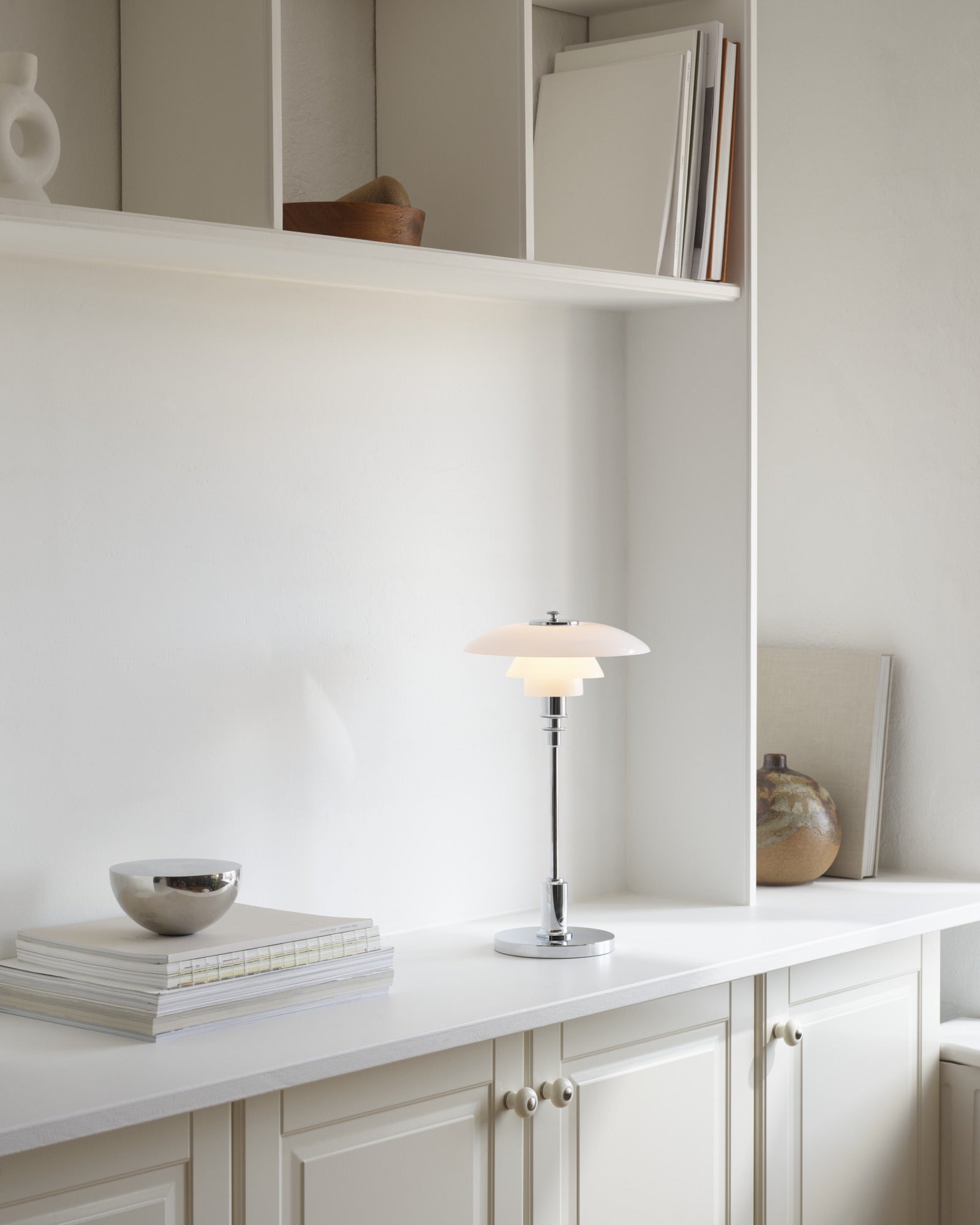 Draagbare lamp PH 2/1 wit met verchroomde voet