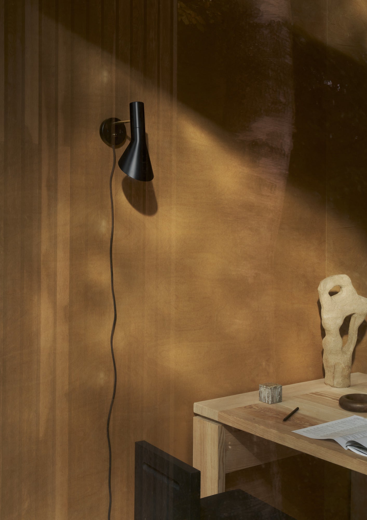 Lampa ścienna AJ czarny z mosiężnym