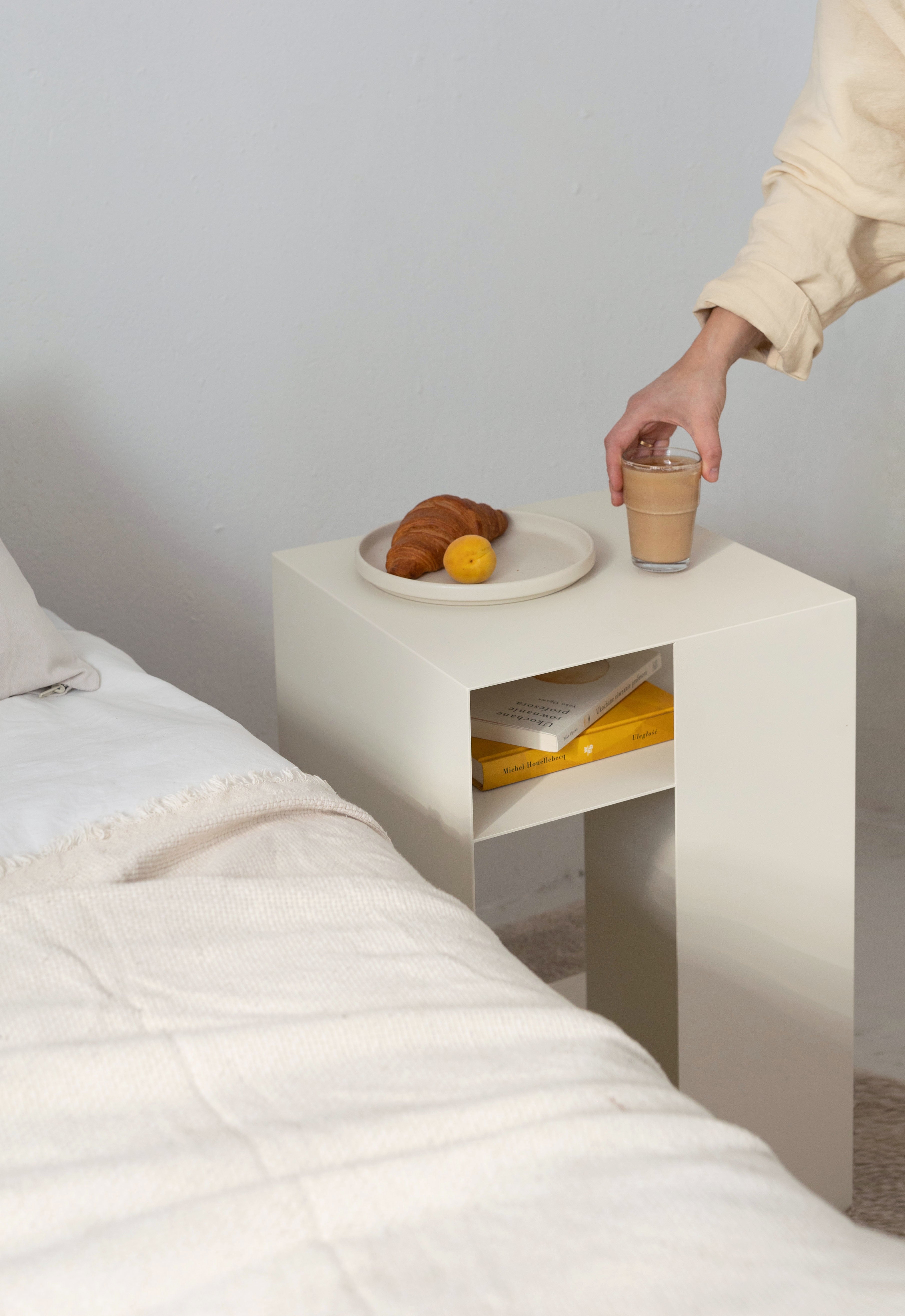 Bijzettafel MUSTE staal