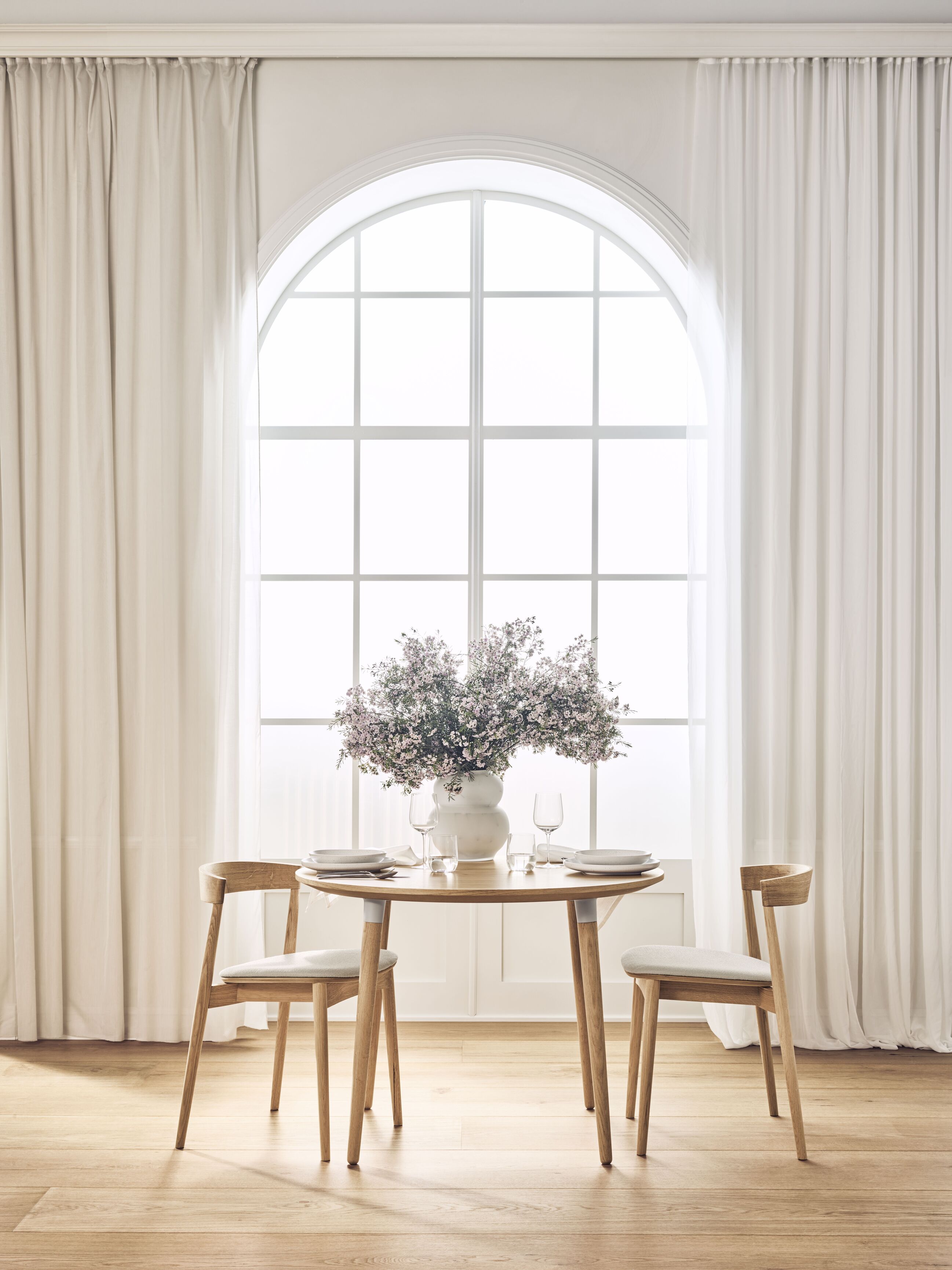 Ronde tafel SEED gebleekt eikenfineer