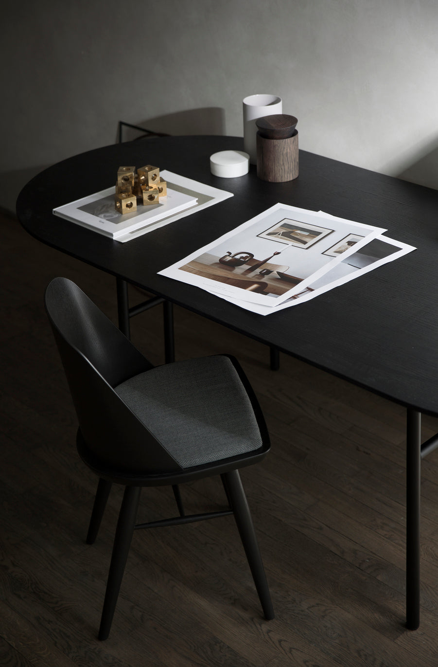 SNAREGADE table black oak veneer