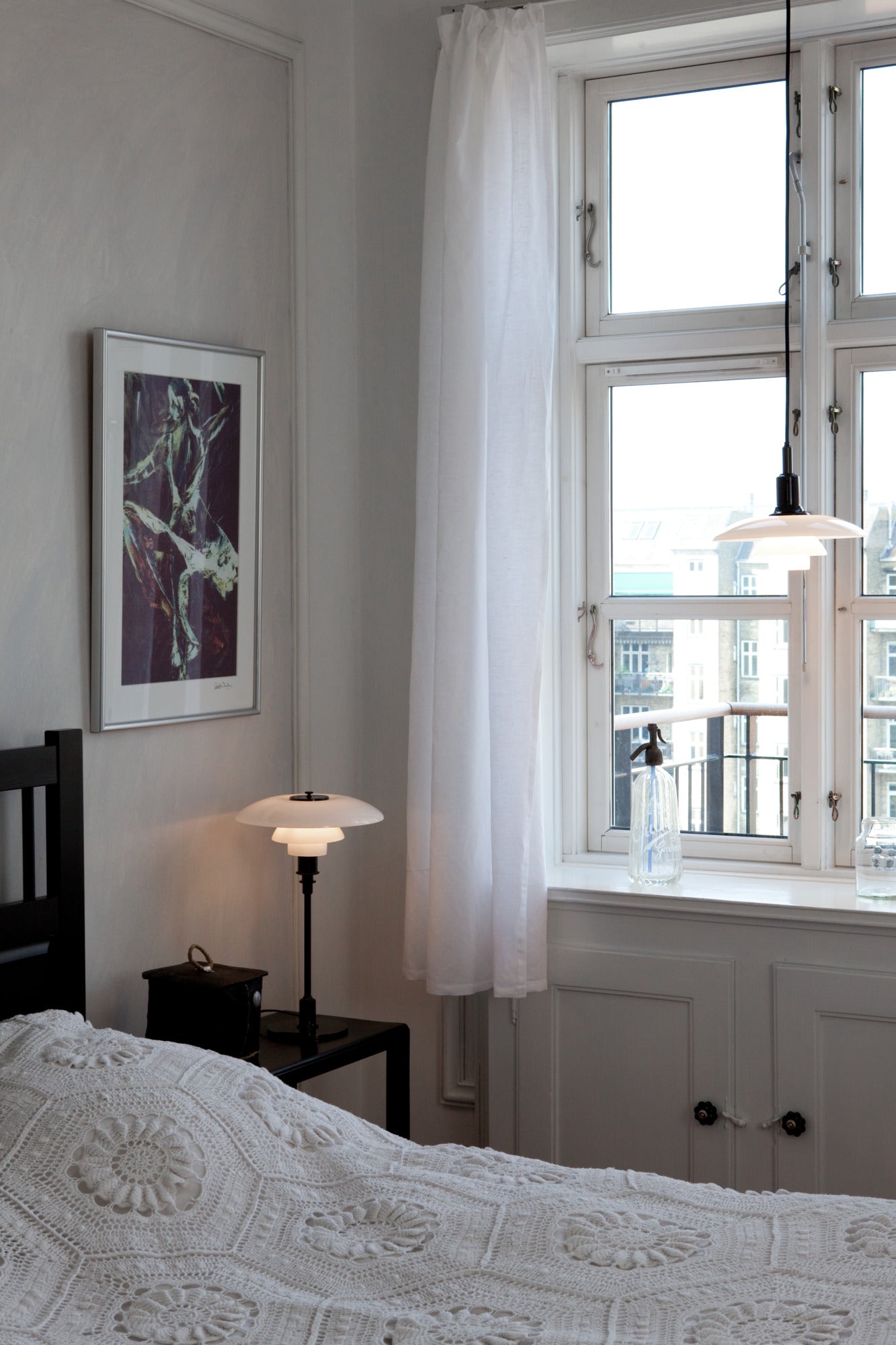 Lampa stołowa PH 3/2 biały z czarną podstawą