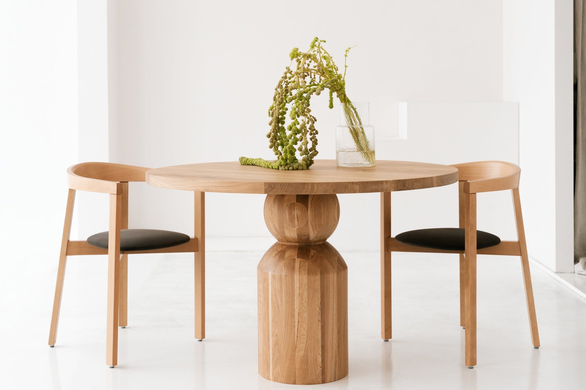 Ronde tafel BETH eikenhout