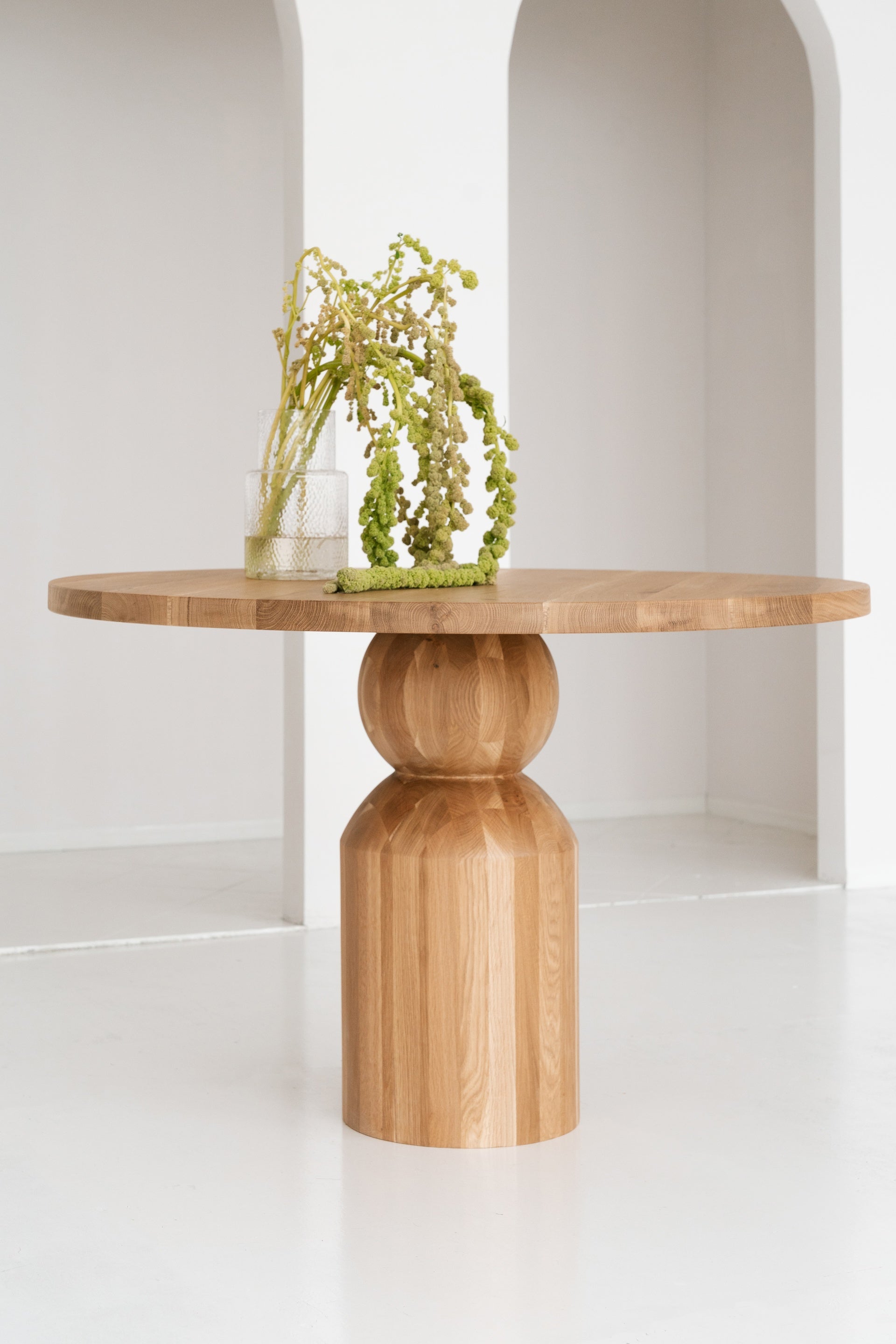 Ronde tafel BETH eikenhout