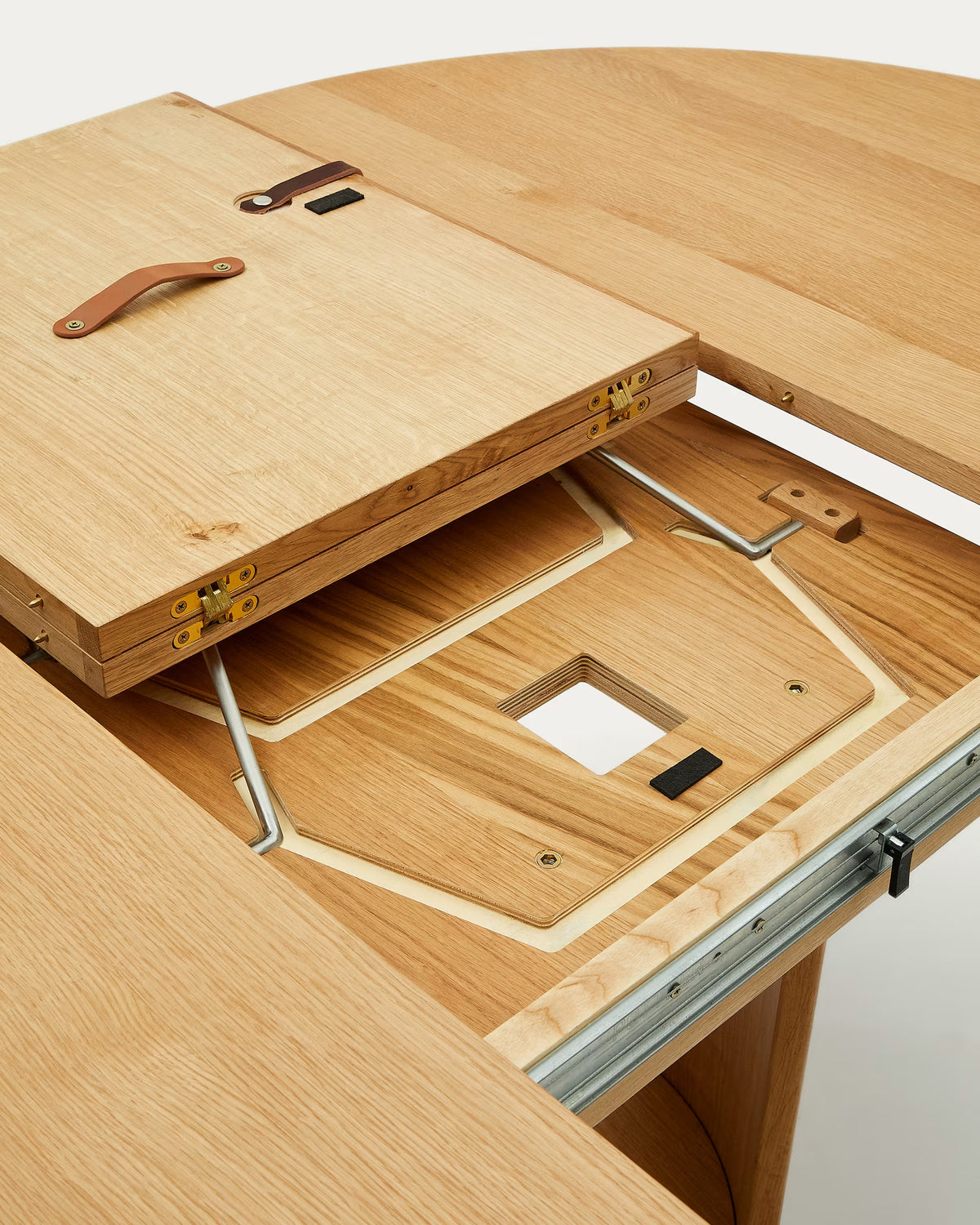 Ronde tafel ARTIS eikenfineer