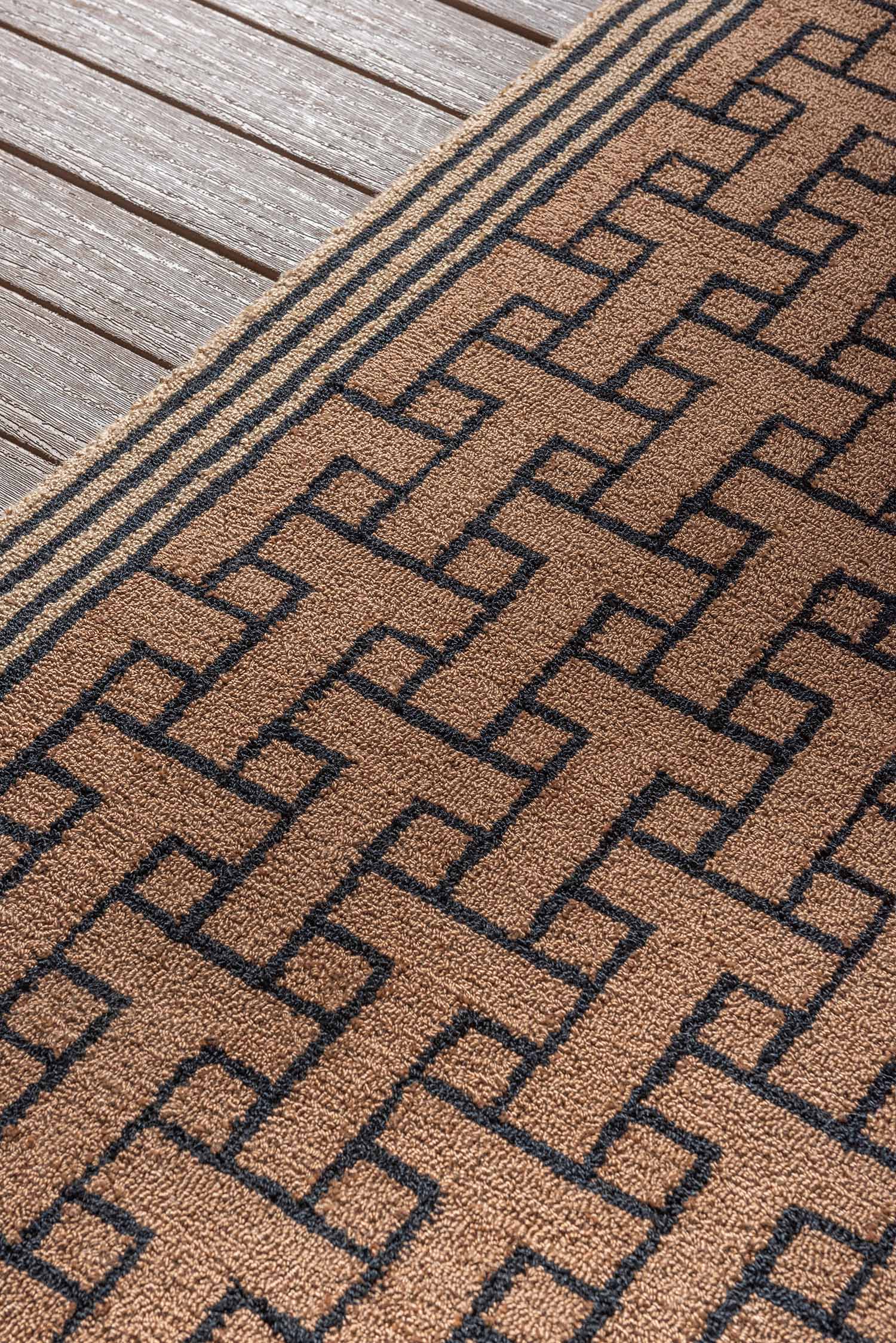 T-monogram external rug brown
