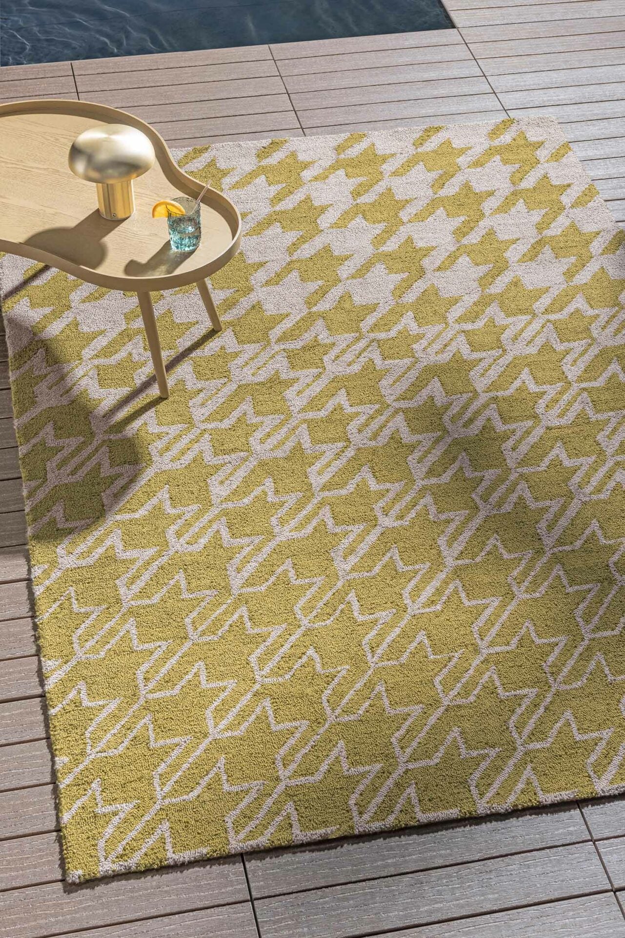 HoundStoth mustard external rug