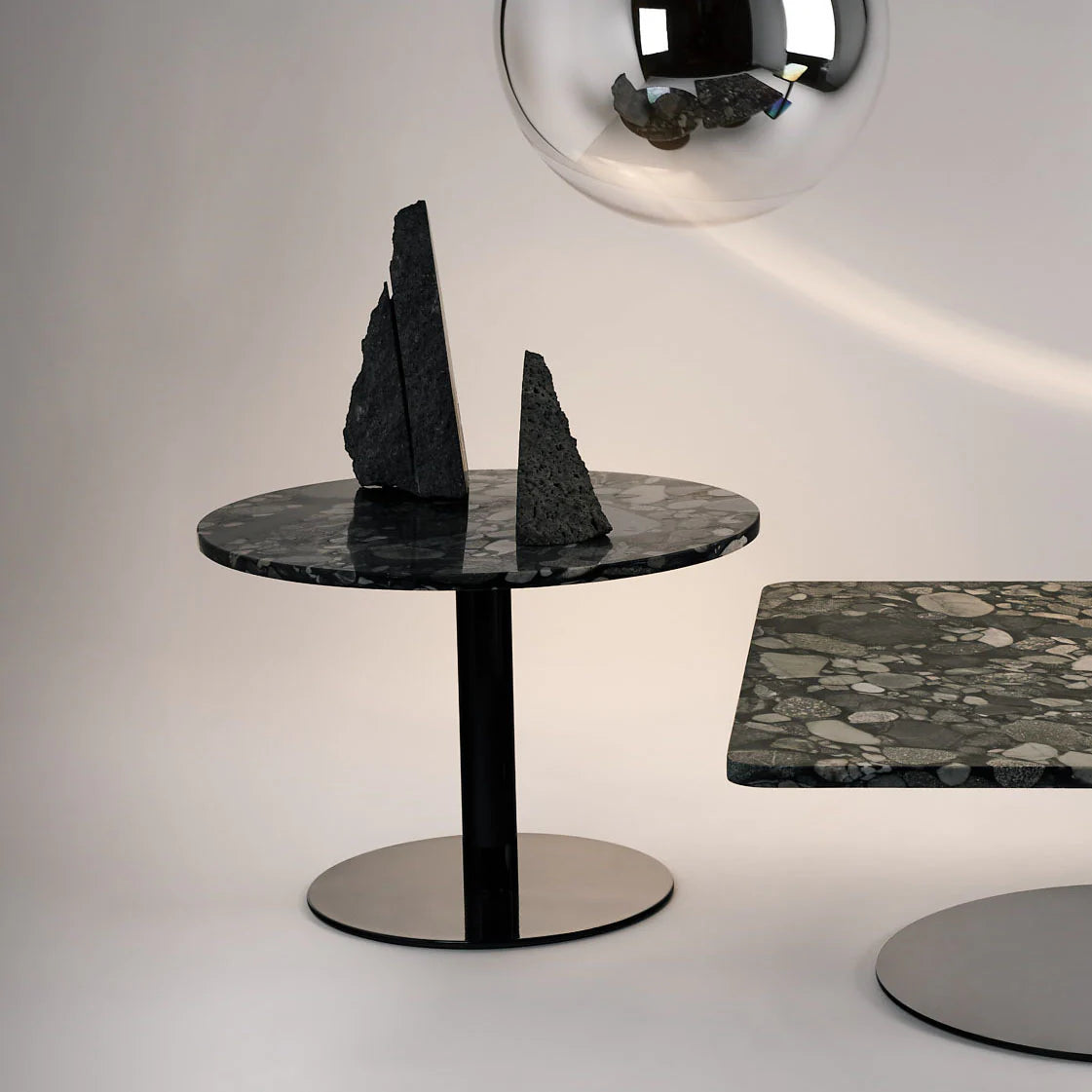 Ronde zijtafel STONE van marmer