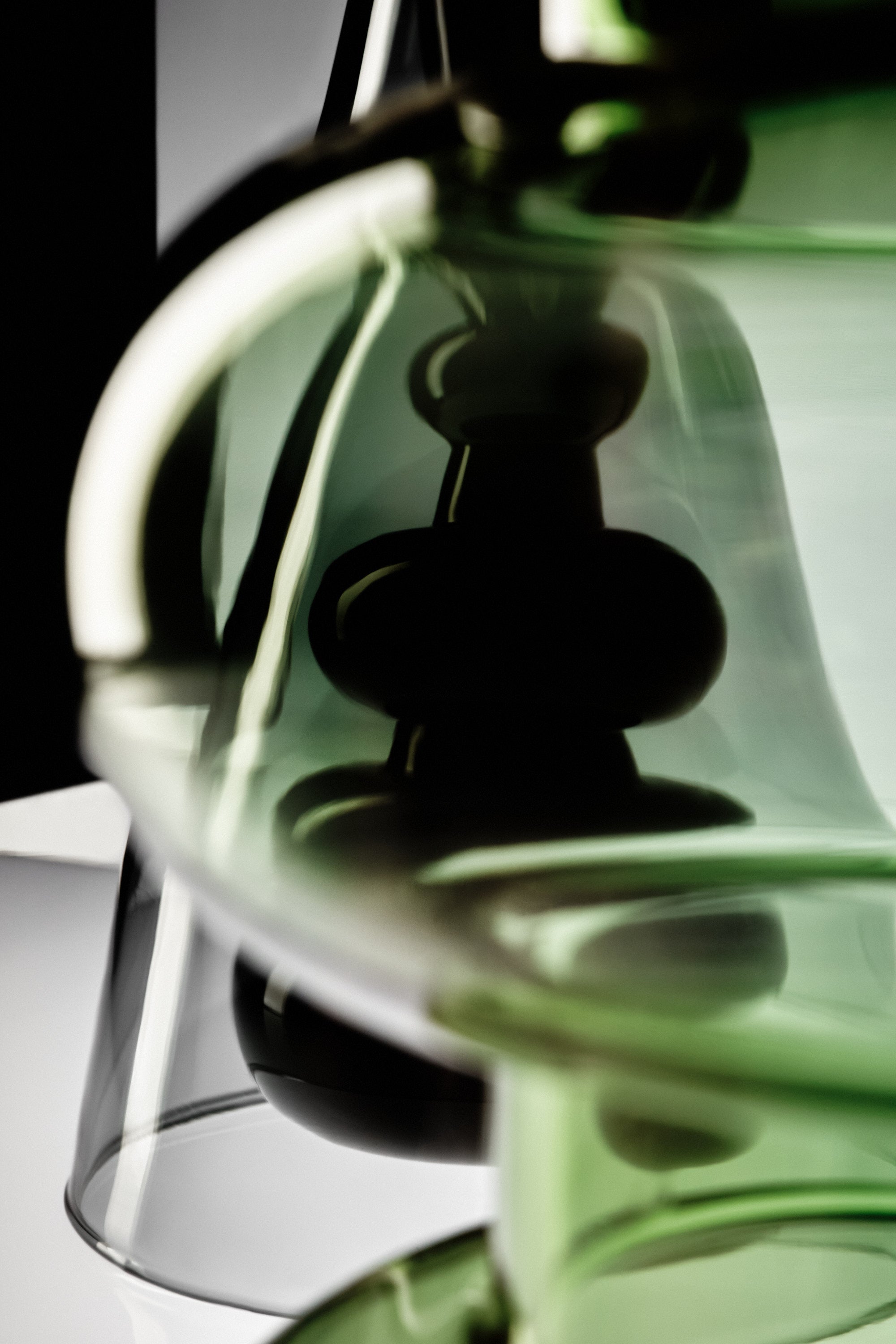 Vaas BUMP CONE zwart glas