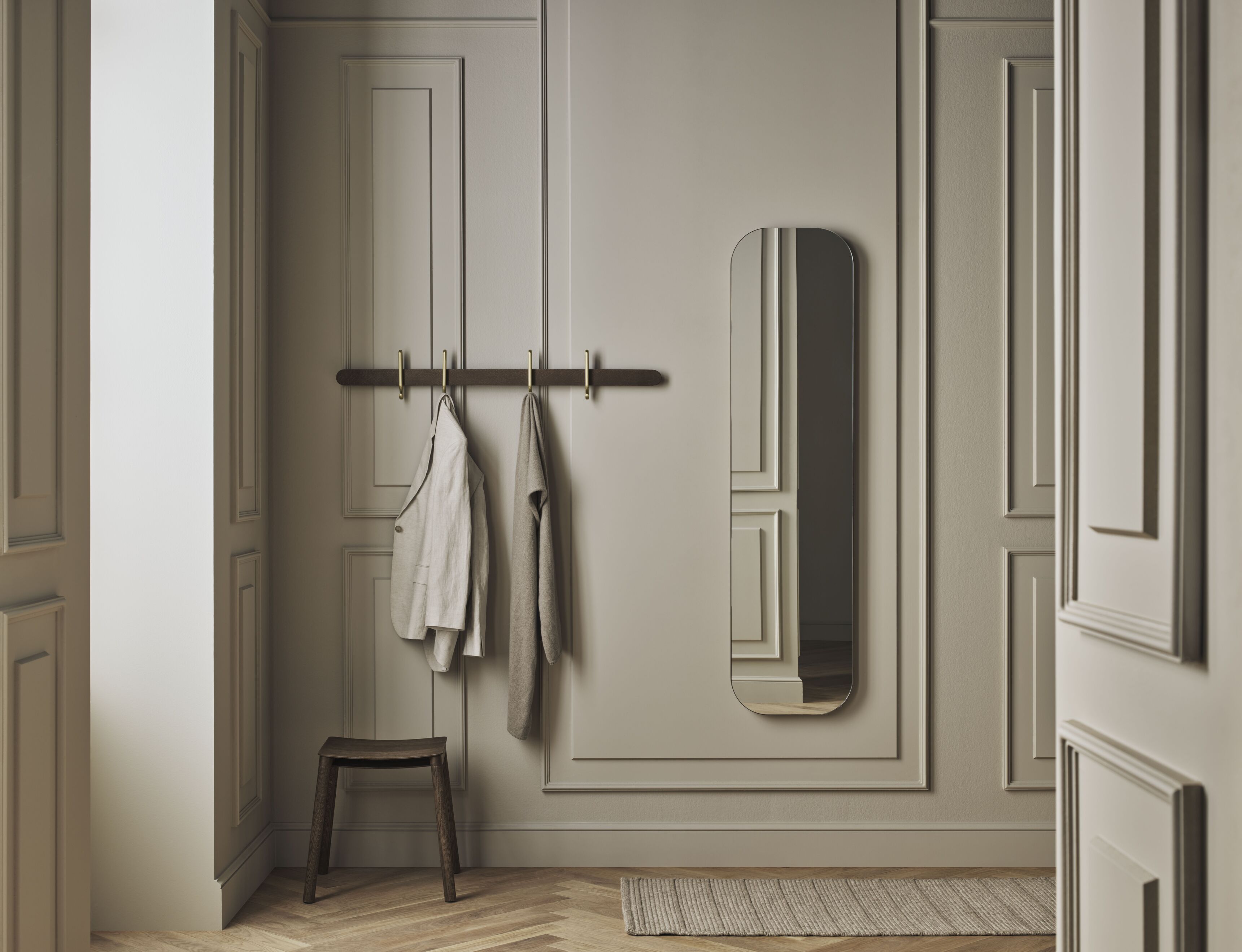 Vala rechteckiger Spiegel aus dunkler Eichenfurnier