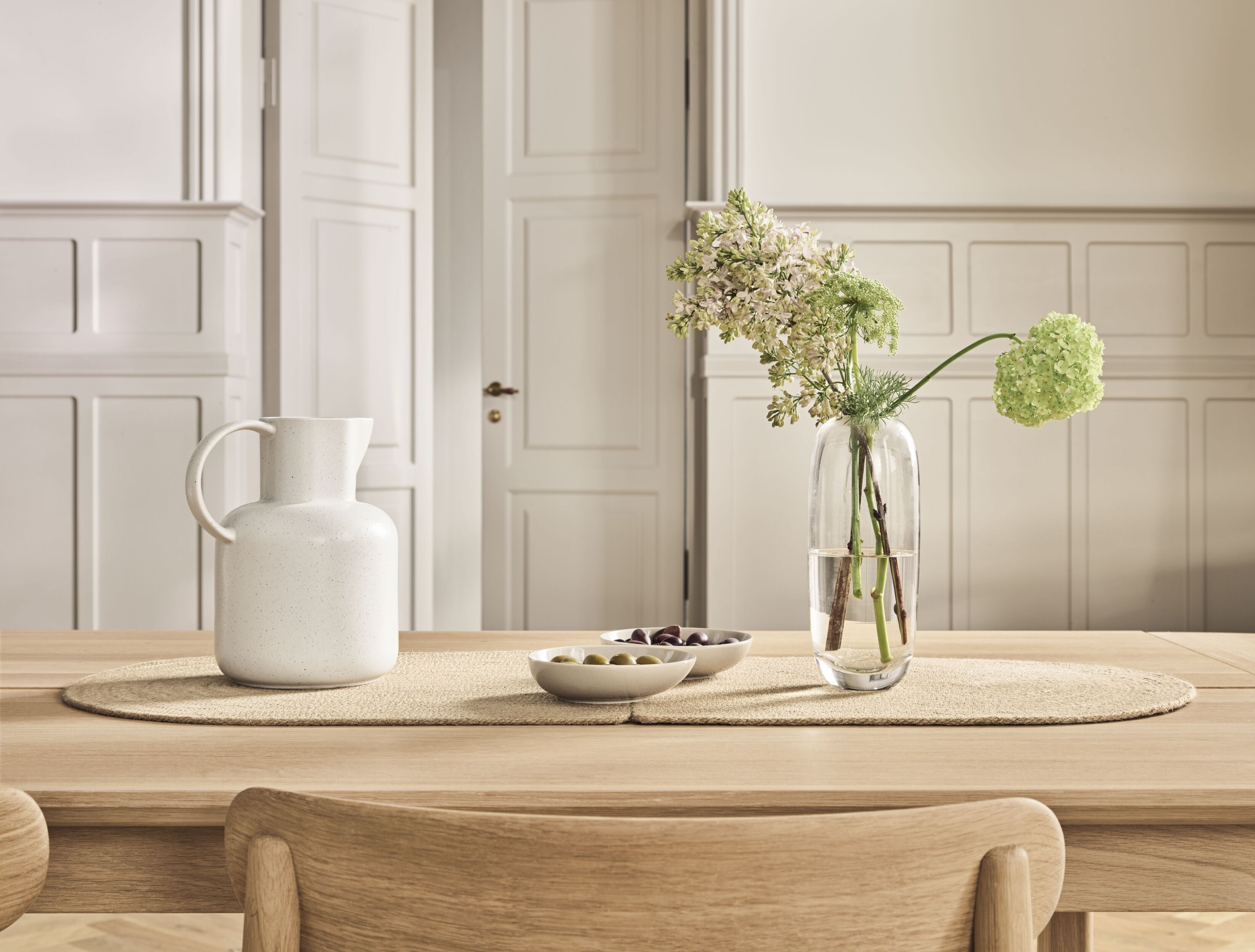 Tafel TRACK gebleekt eikenhout met zwarte basis