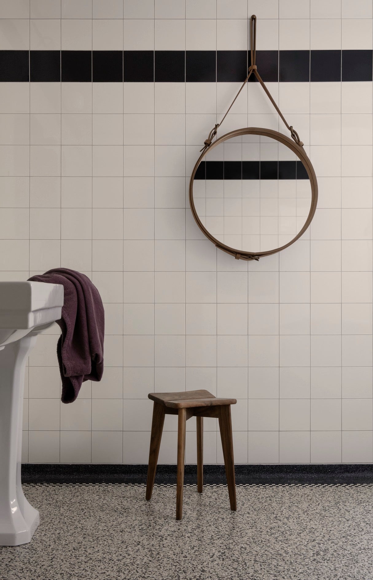 ADNET Round Mirror Brown Leather