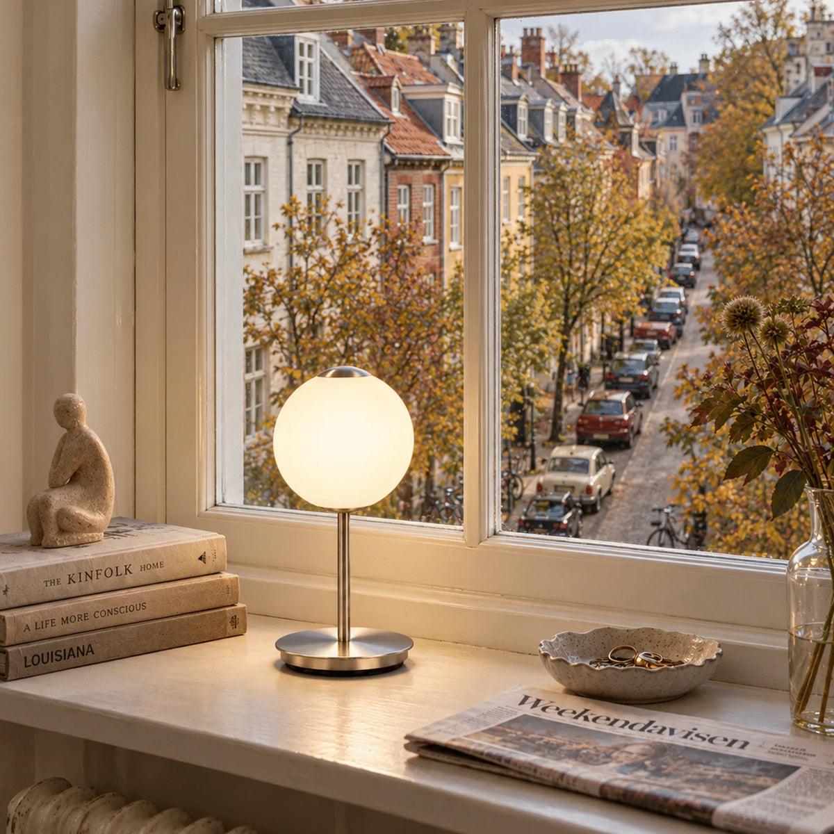 Draagbare lamp AUDREY MOVE wit met een zilveren inzet