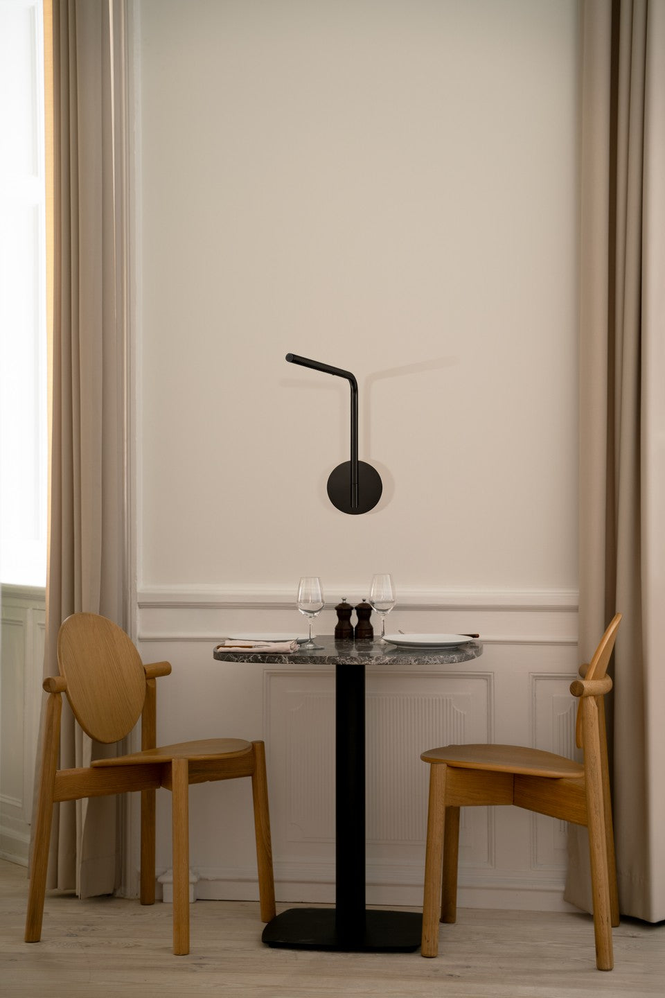 Adjustable Wall Lamp OMNI PIVOT black