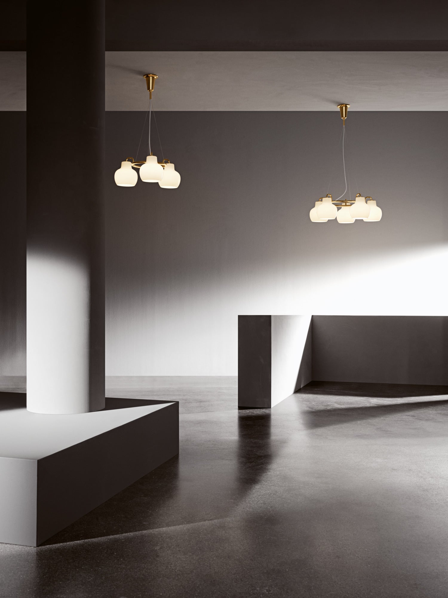 Kroonluchter VL RING CROWN wit met messing afwerking