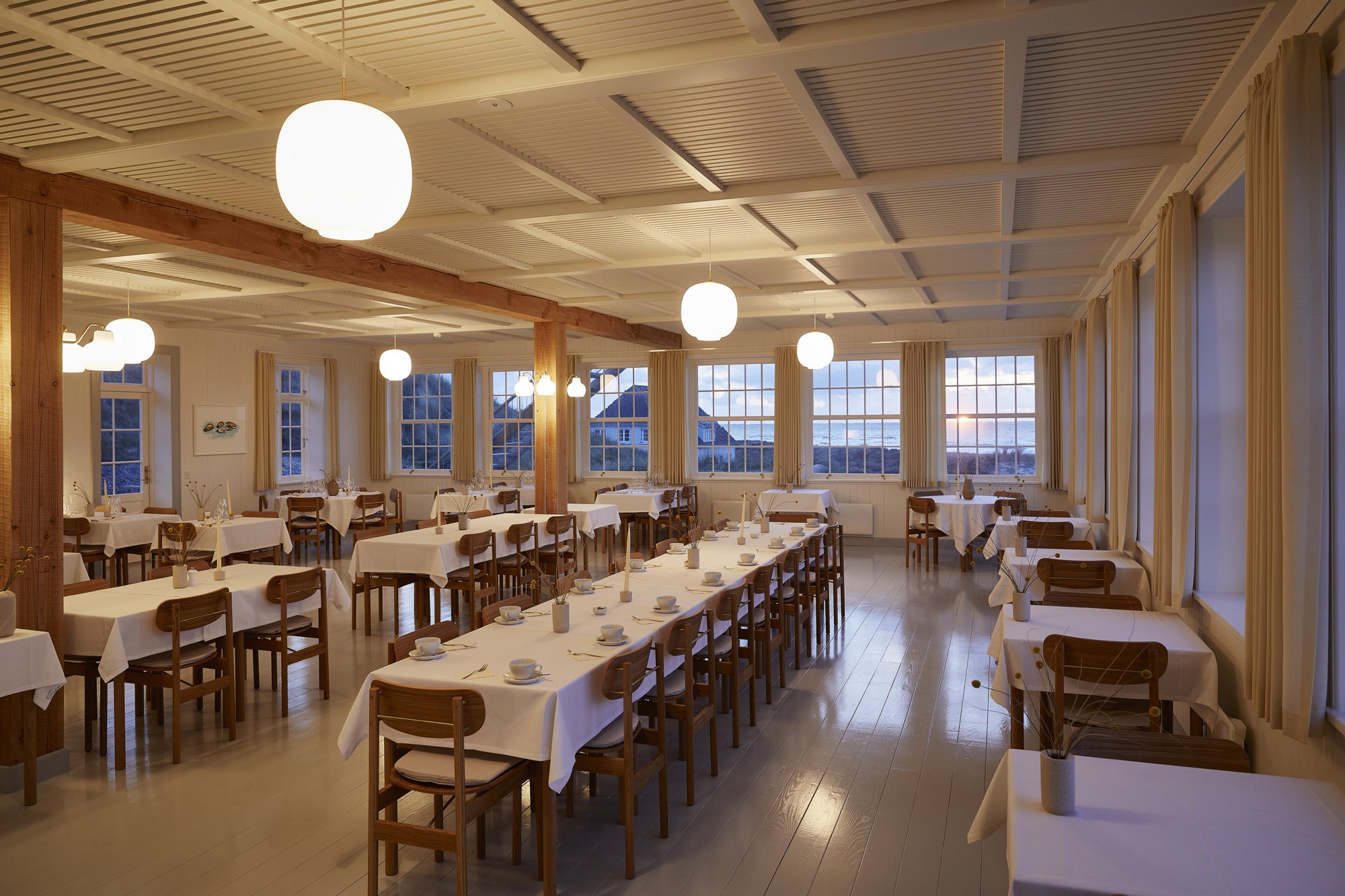 Wandleuchte VL RING CROWN 2 weiß mit messingfarbenem Sockel