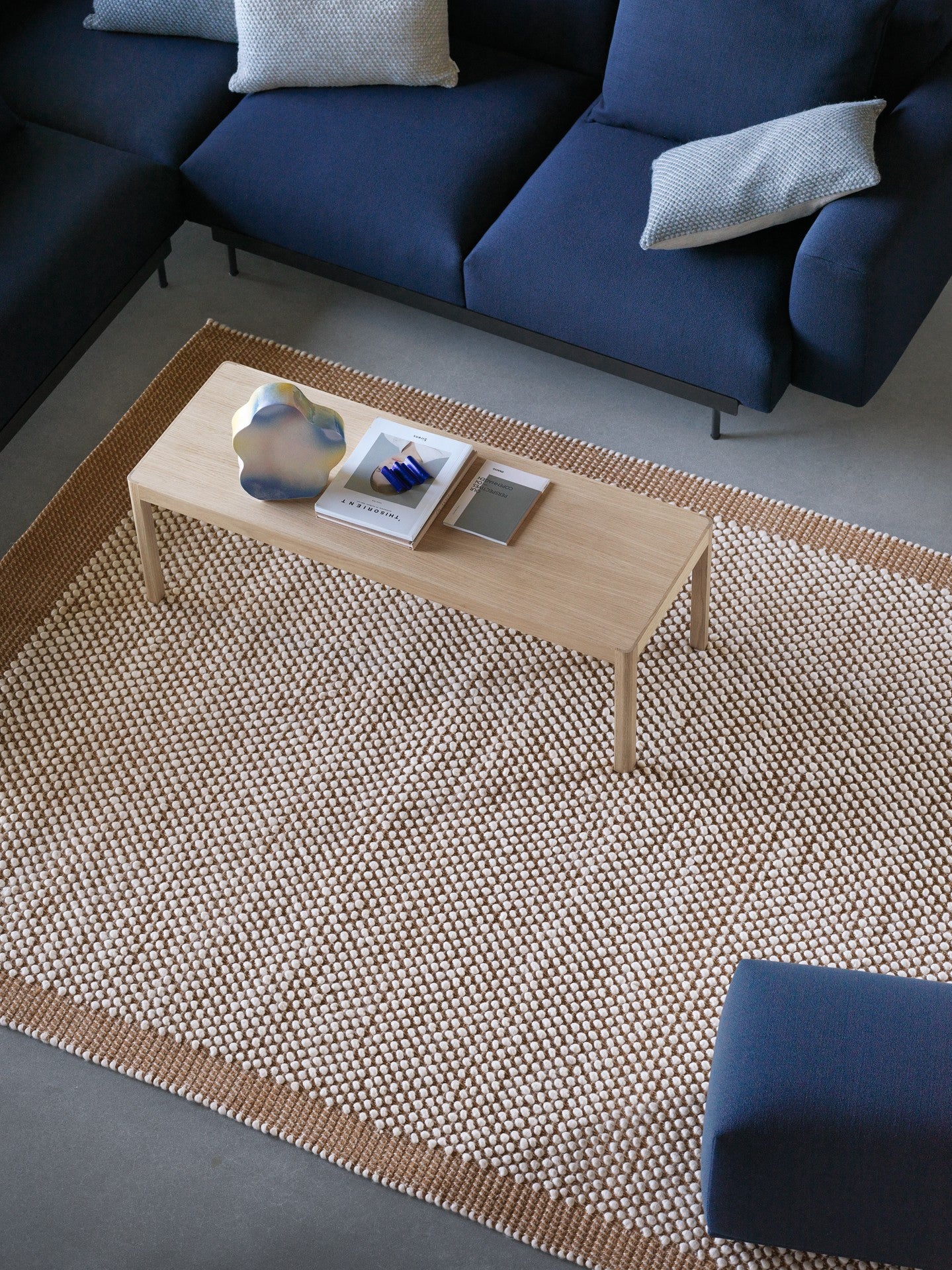 Open left-sided corner sofa IN SITU gestoffeerd